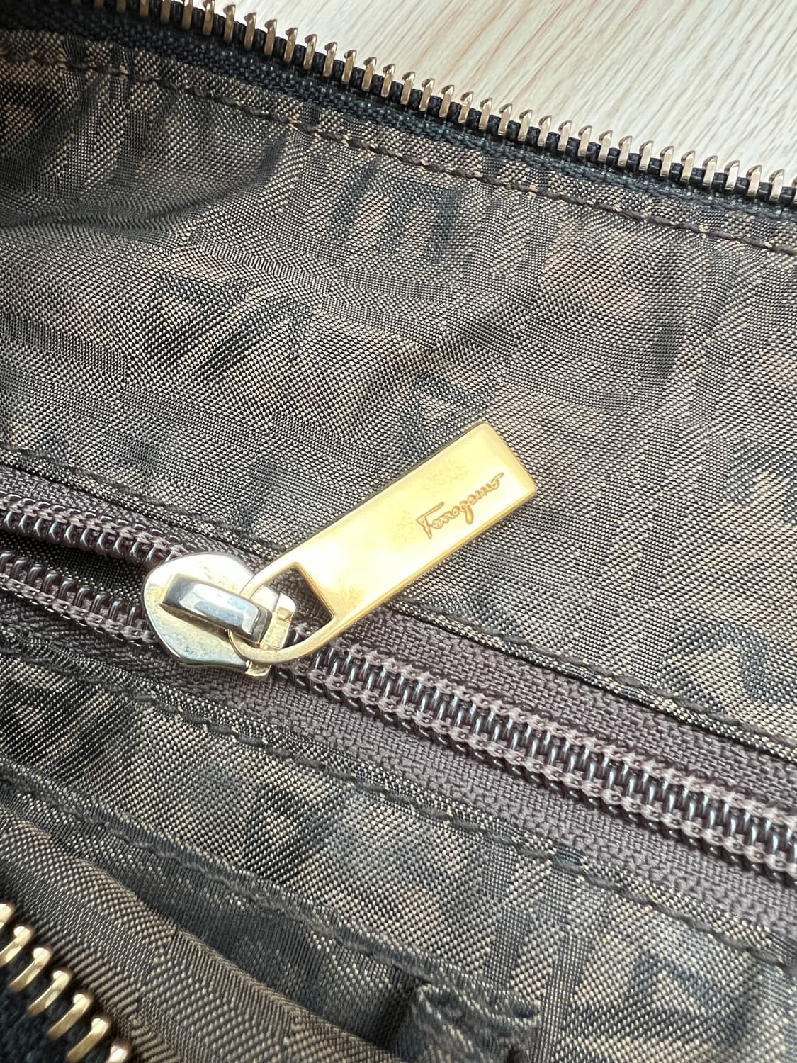 페라가모 블랙 레더 숄더백 상품이미지8