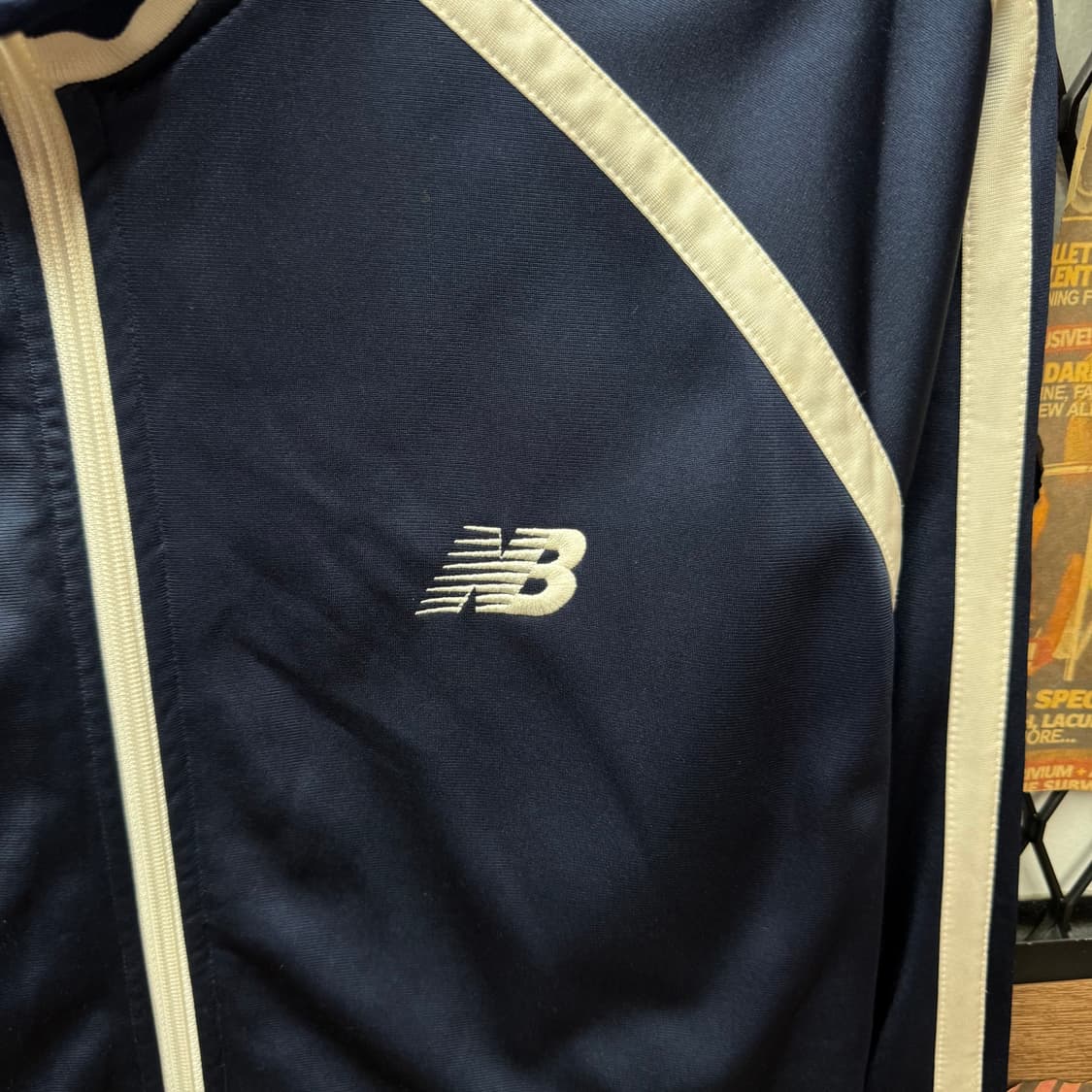 뉴발란스 클래식 트랙 자켓 전면 로고 포인트 네이비 화이트 상품이미지5