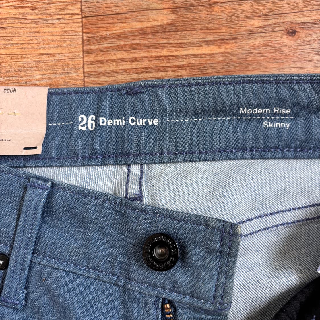 새제품 리바이스 26 데미 커브 스키니 청바지 페이딩 스판 데님 상품이미지3