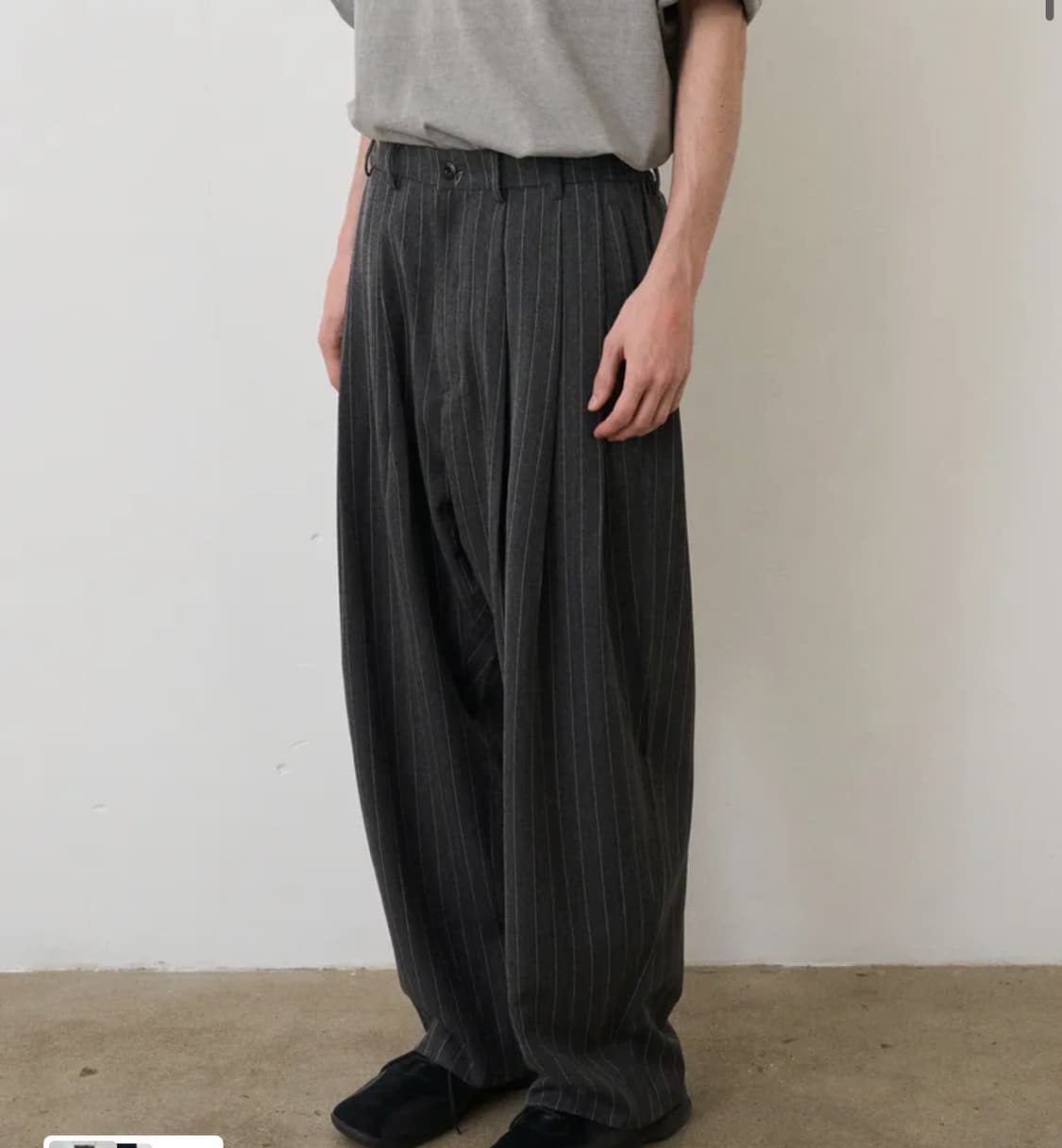 노운 스트라이프 팬츠 차콜 2사이즈 상품이미지1