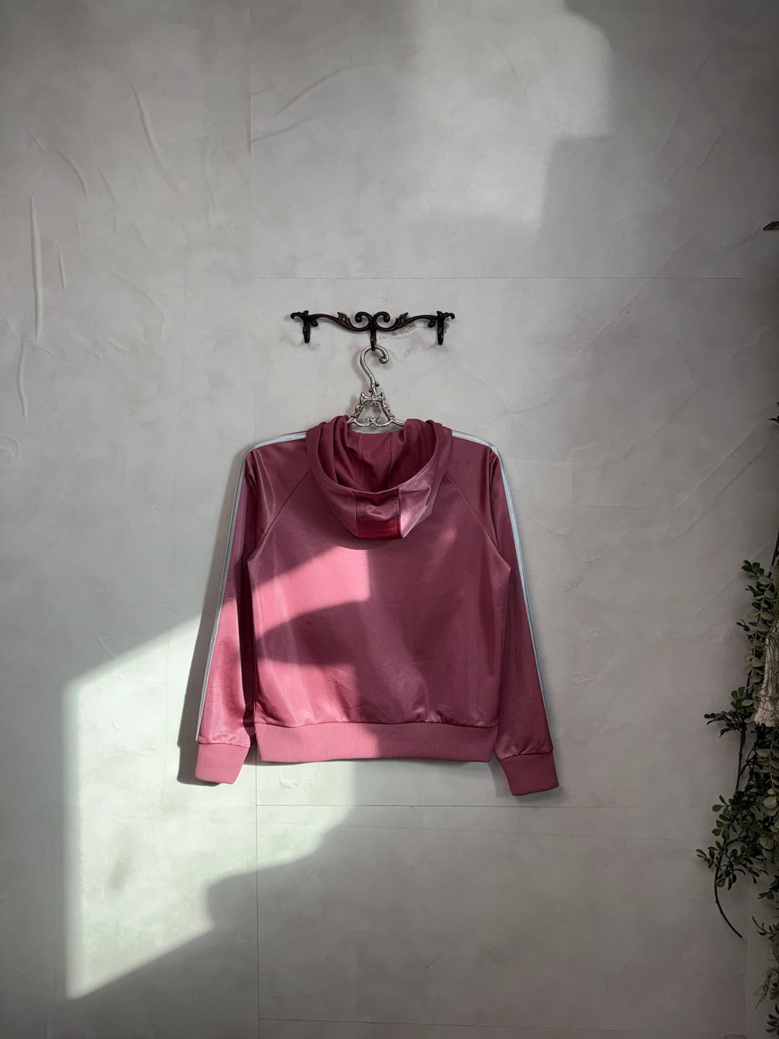 Adidas indi pink cubic logo satin 후드집업 상품이미지4