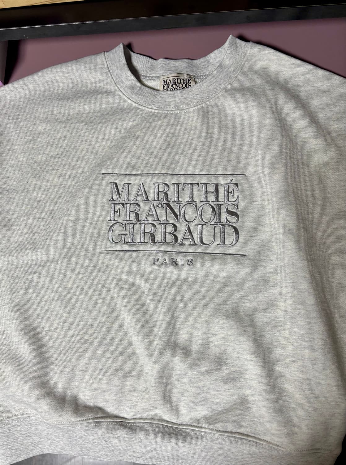 마리떼 W 클래식 로고 크롭 맨투맨 팝니다 상품이미지2