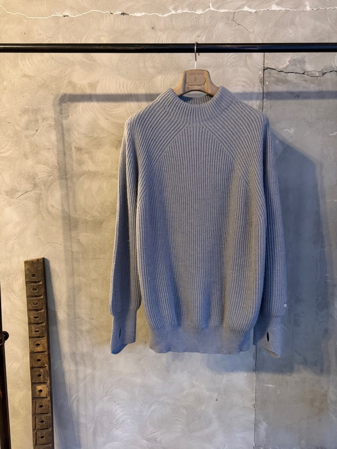 어나더오피스 모호크넥 니트 105 상품이미지1