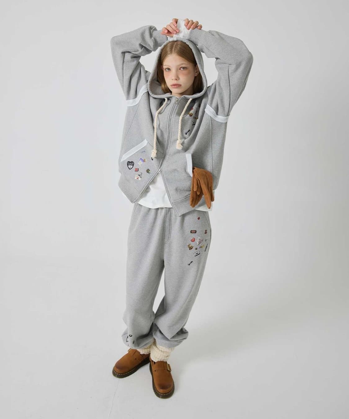 미착용)유센틱 그래픽 후드 셋업 (후드집업+스웻팬츠) 멜란지그레이 상품이미지1