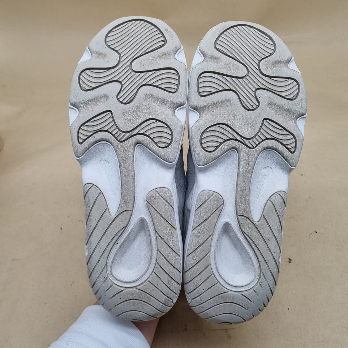 나이키 테크헤라 여성운동화235 상품이미지3