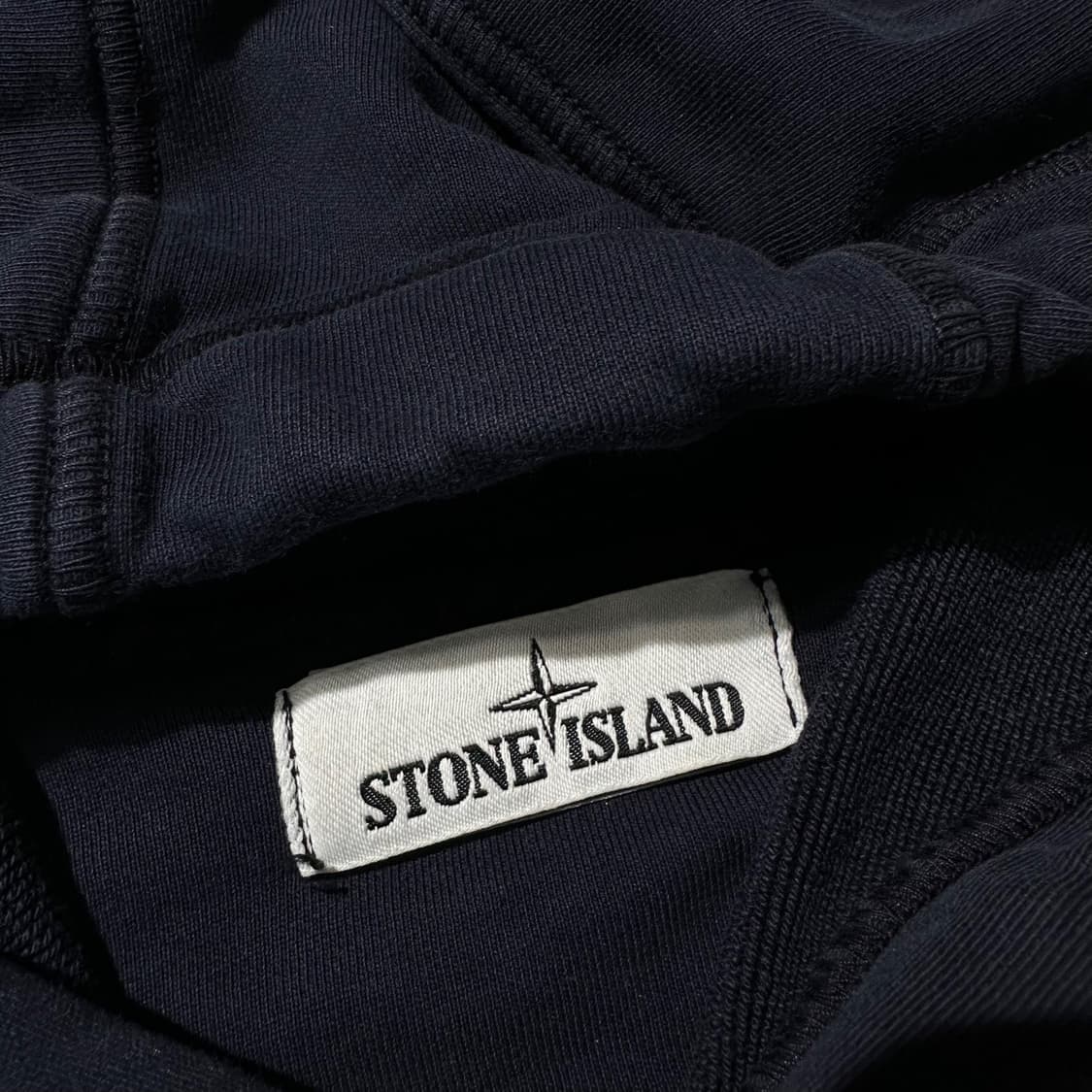 스톤아일랜드 사이드로고 와펜 후드 상품이미지4