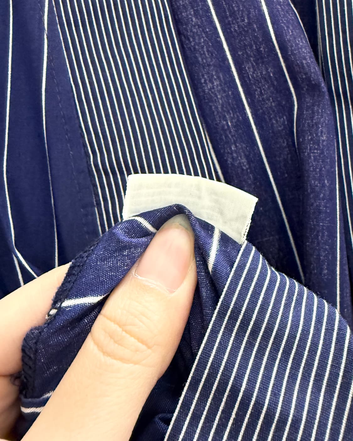 크리스찬 디올 네이비 스트라이브 드래싱 가운 상품이미지9