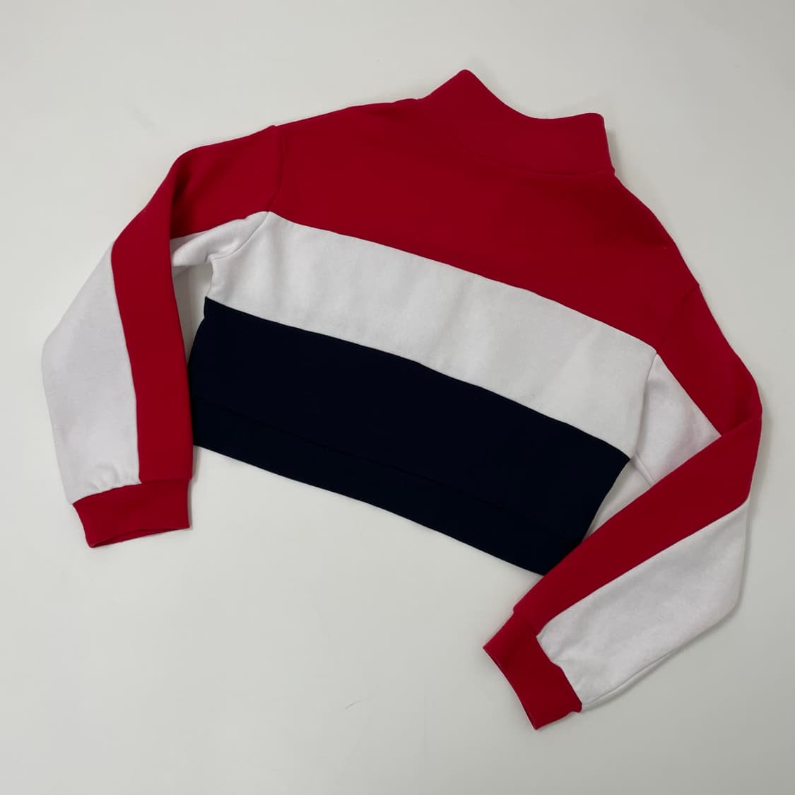 에이치앤엠 반집업 크롭 맨투맨 상품이미지2