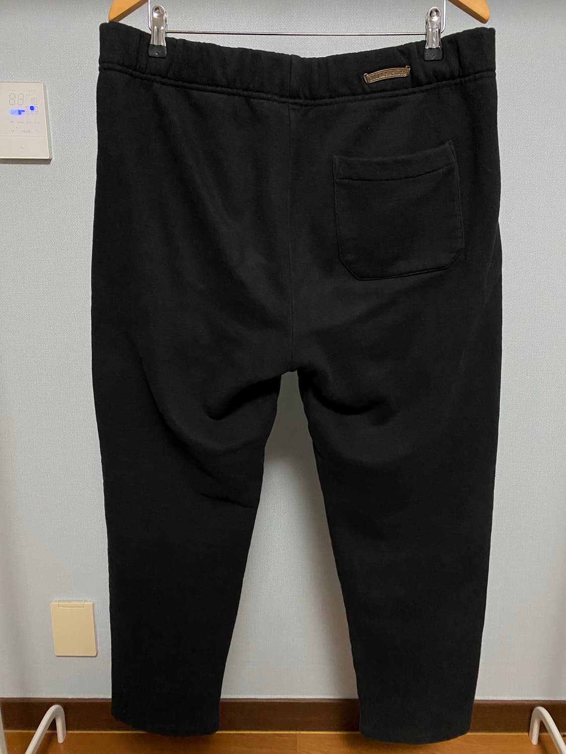 [L] 크롬하츠 슬로라이드 헤비 스웻팬츠 블랙 상품이미지2