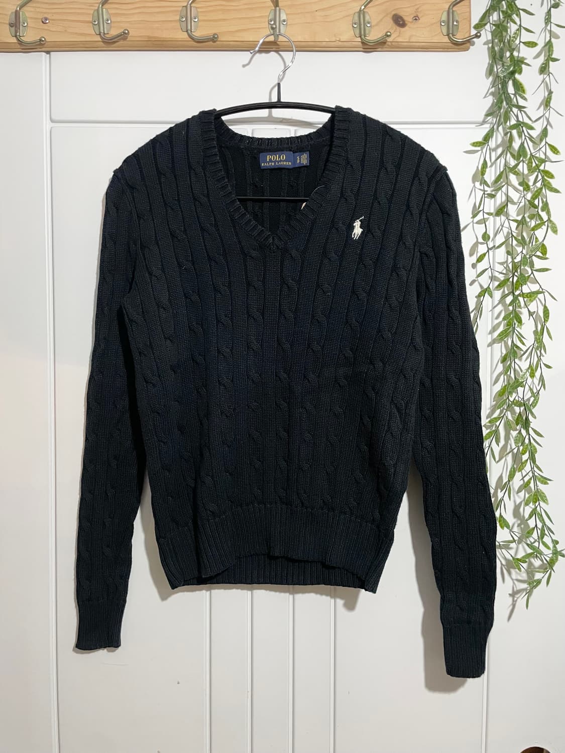 브이넥 케이블 니트 상품이미지1