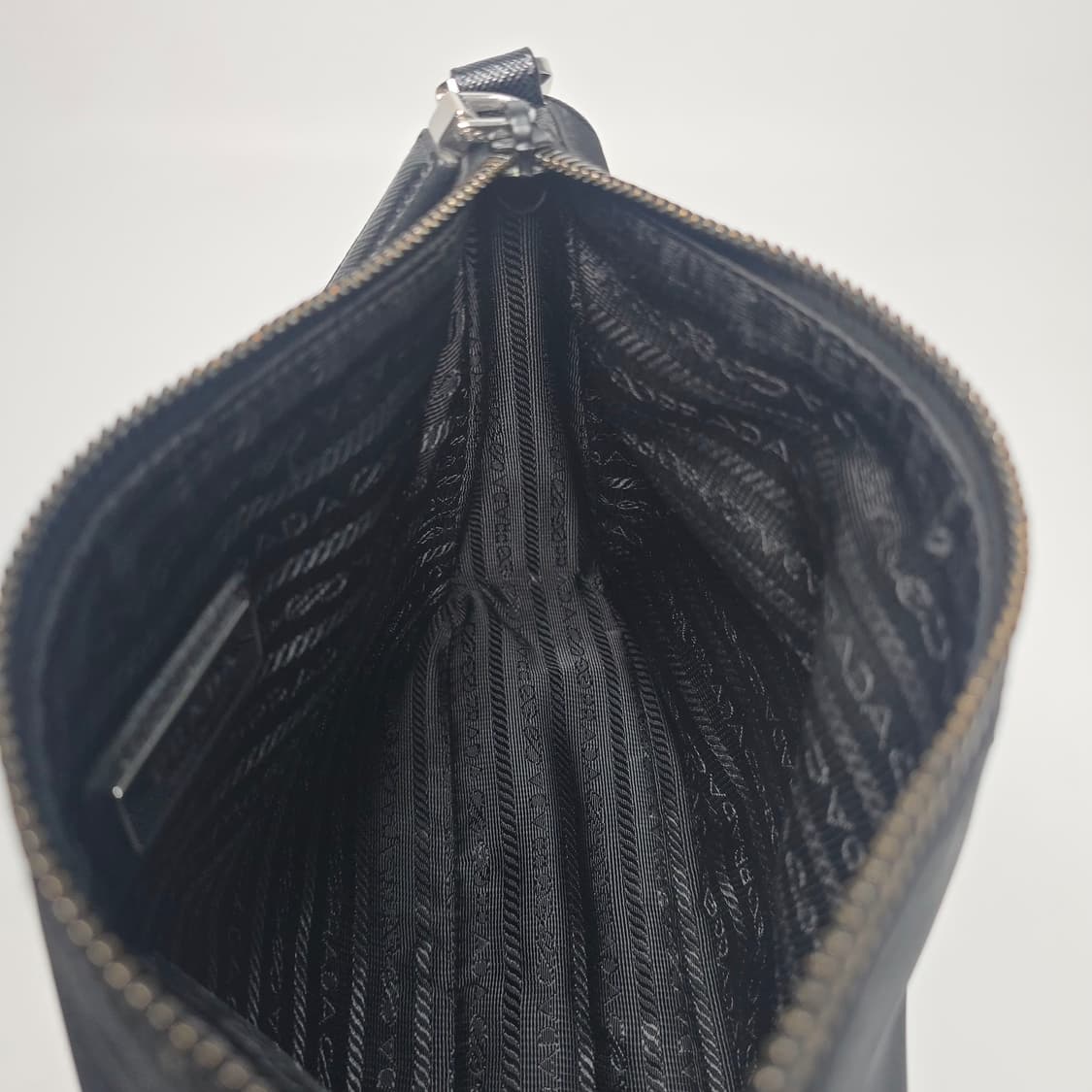 프라다 로고 리나일론 크로스백 상품이미지8