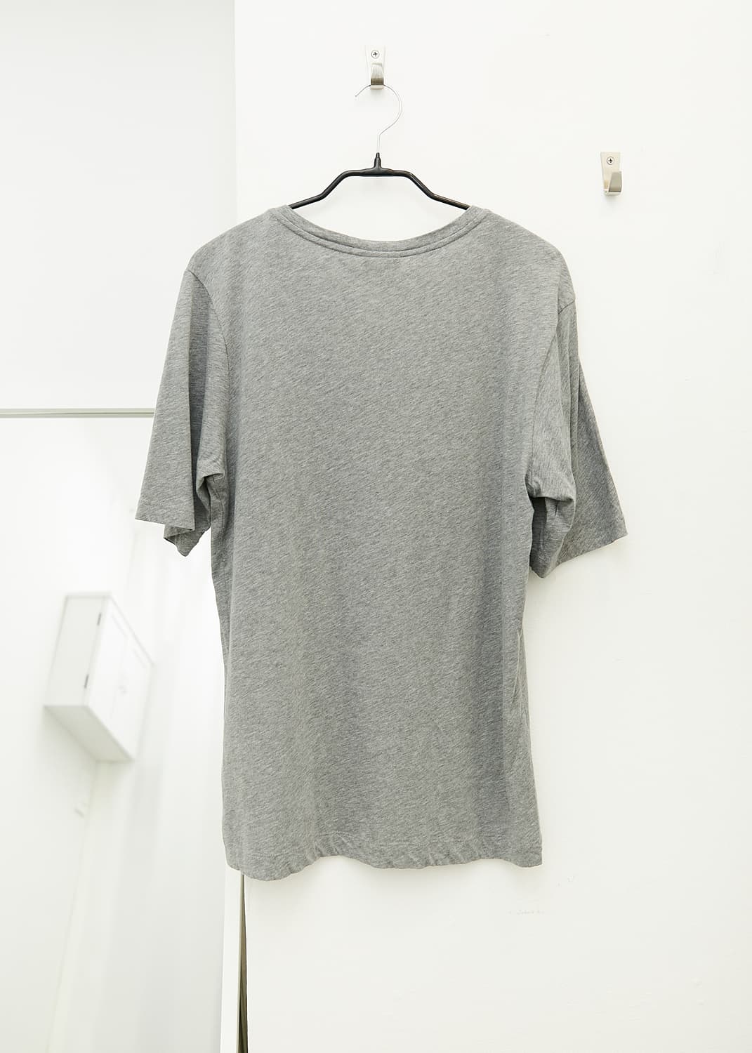 V-neck Graphic Printing T-Shirt 상품이미지3
