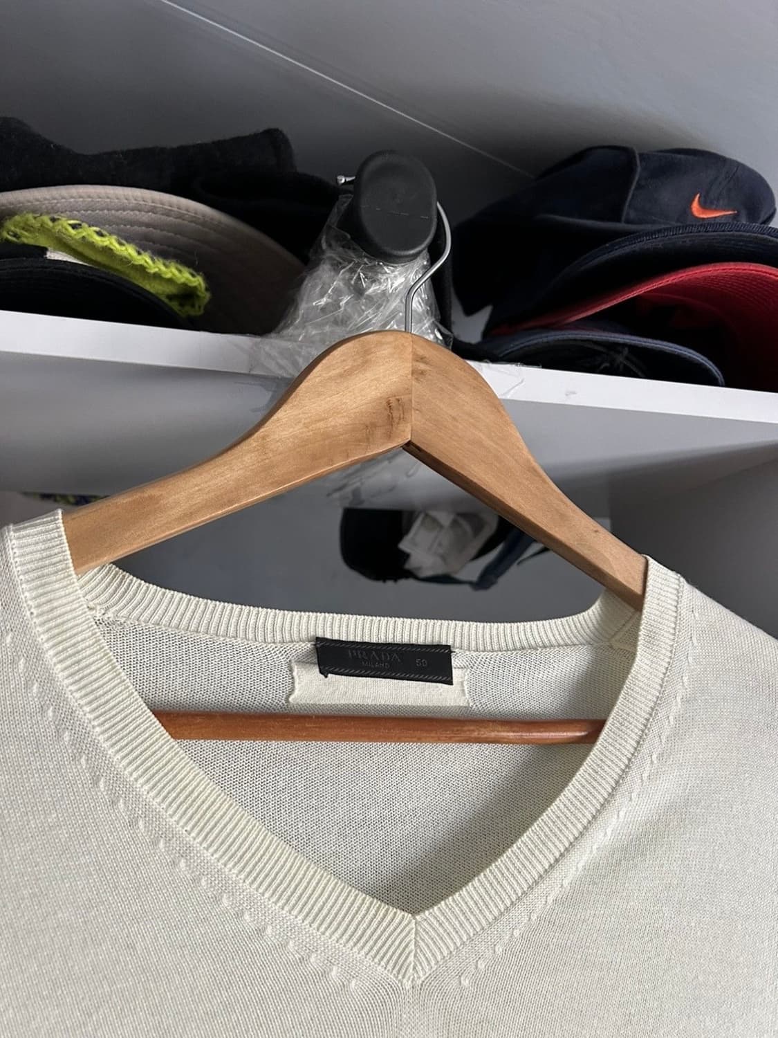 V-neck Tab Sweater 상품이미지5