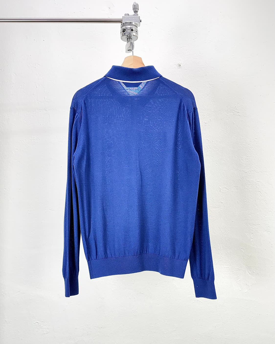 지방시 블루 버튼 카라 자수 니트 스웨터 상품이미지6