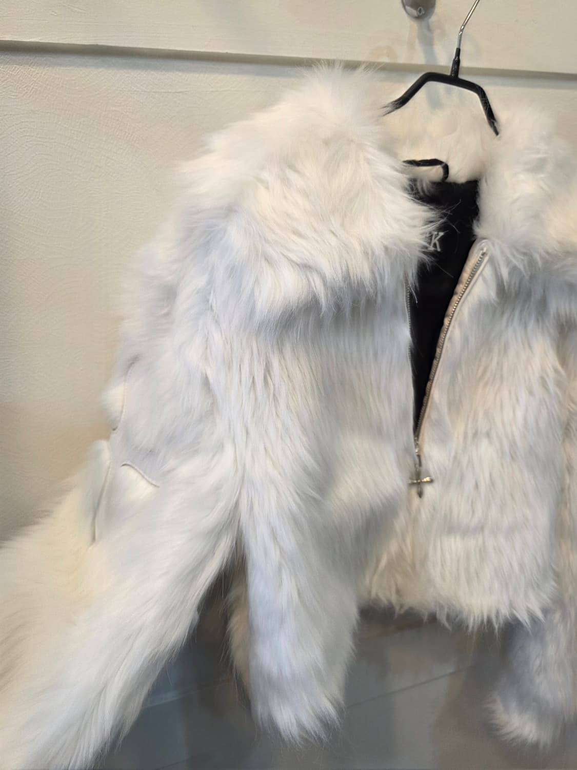 SMFK 화이트 페이크 퍼 후드 집업 상품이미지4