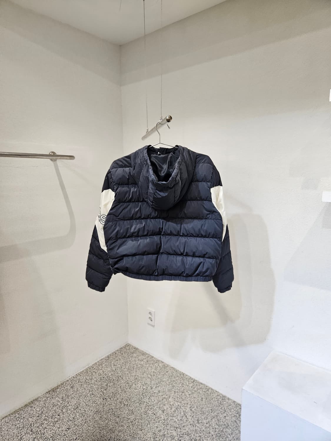 아디다스 구스다운 패딩 상품이미지2