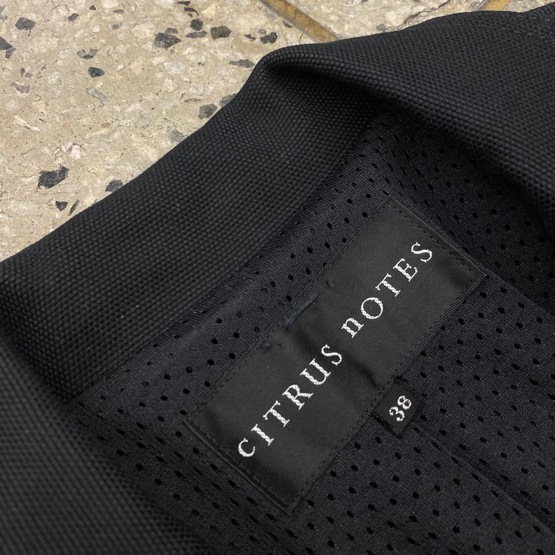 Citrus Notes 블랙 셔링 디테일 자켓 해 상품이미지8