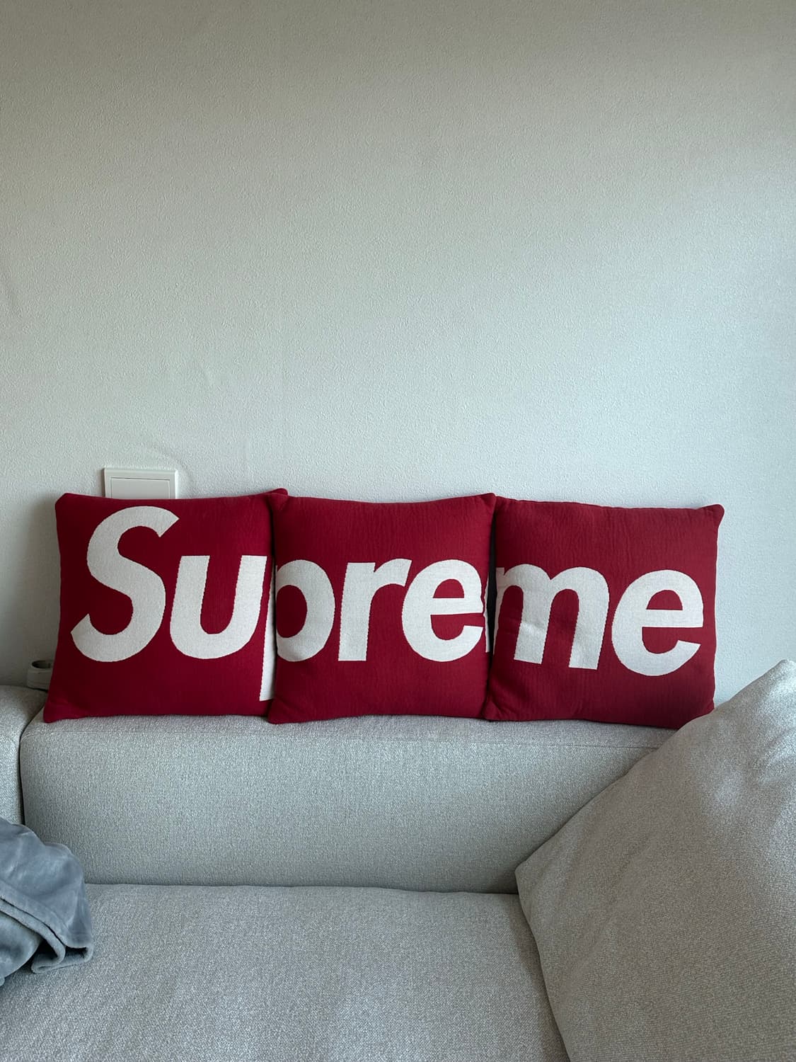 슈프림 x 줄 팡스 필로우 레드 (3개 세트) 슈프림 쿠션 상품이미지2
