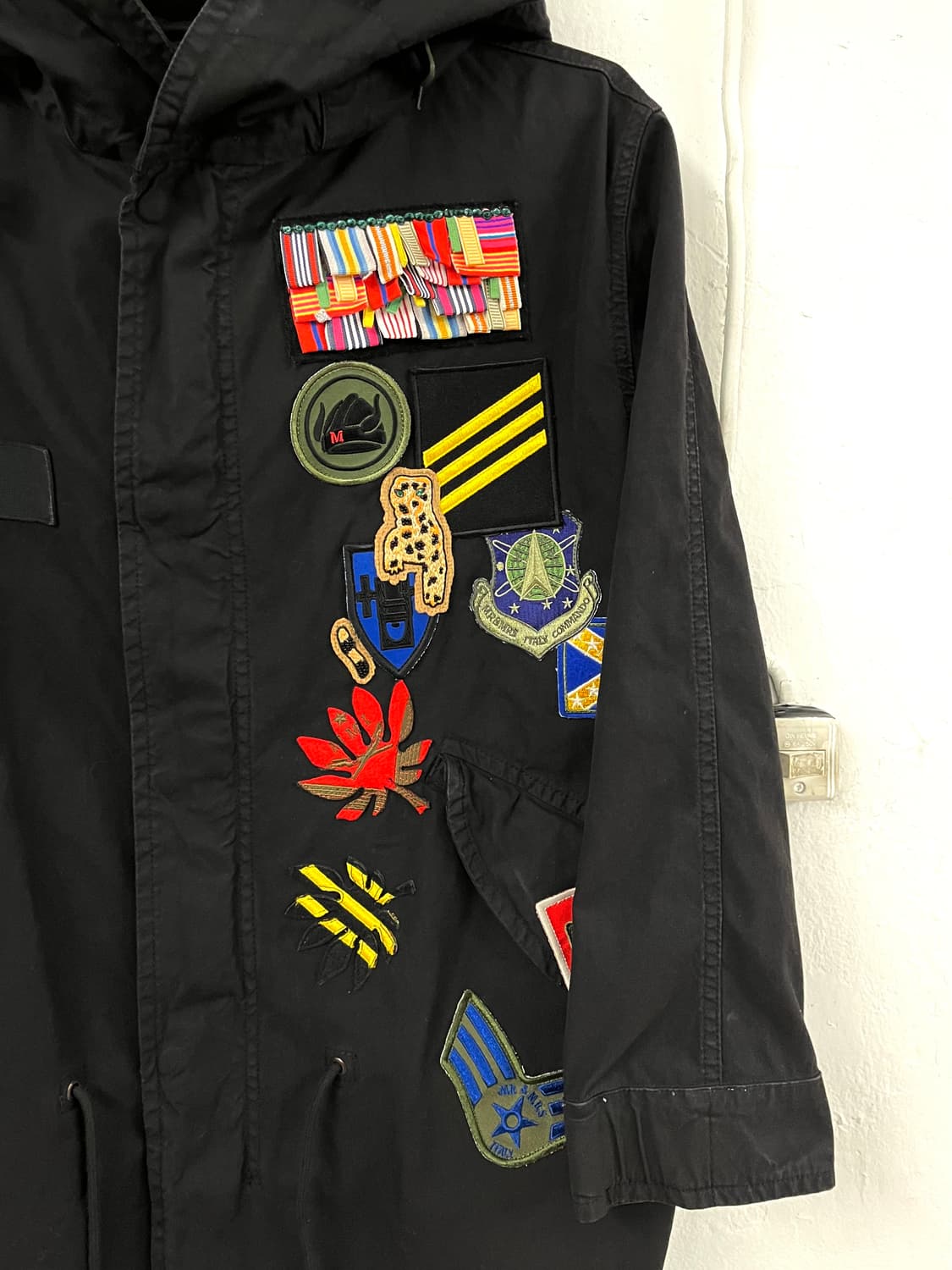 미스터앤미세스 아플리케 패치 밀리터리 코트 상품이미지3