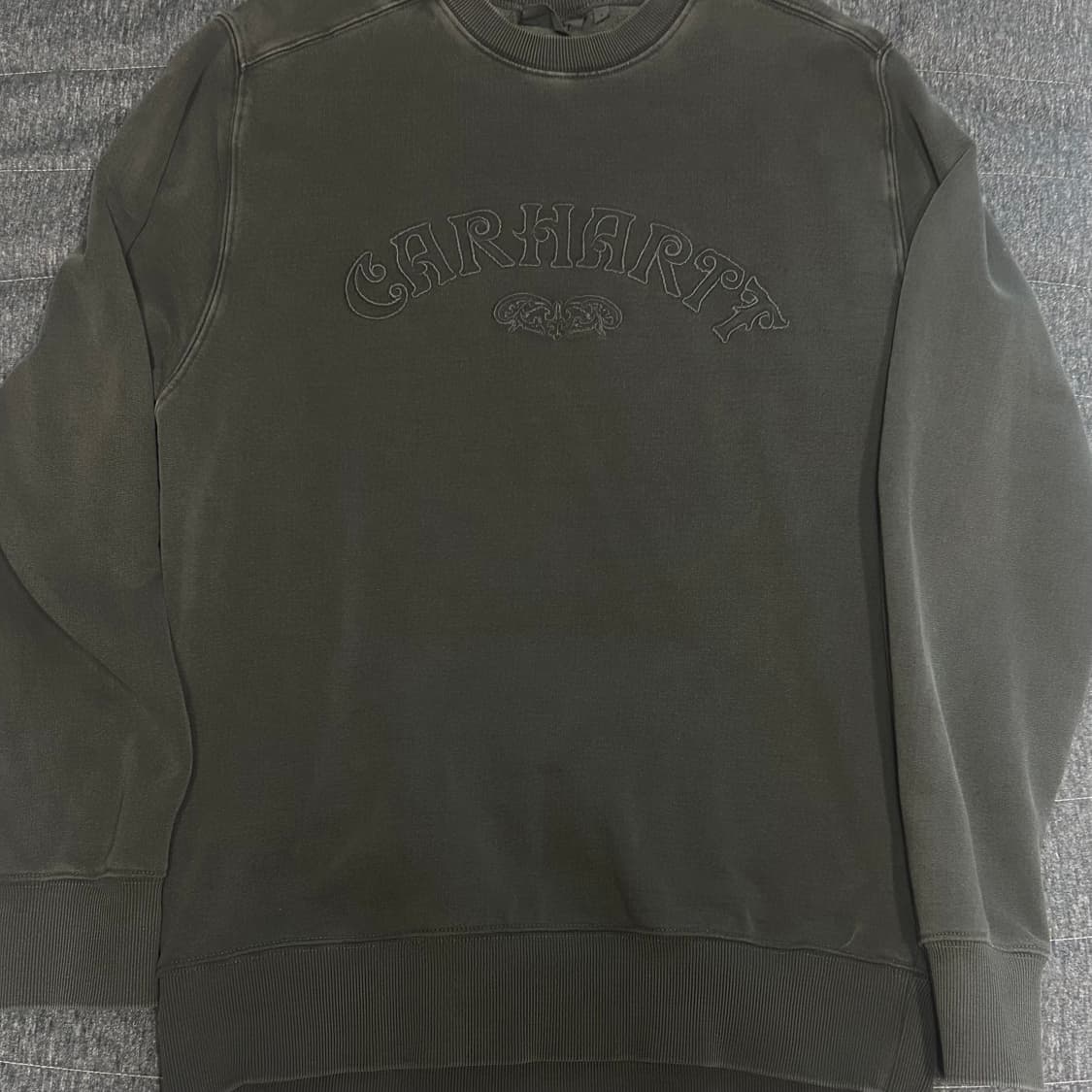 칼하트 wip 아치로고 맨투맨 상품이미지1