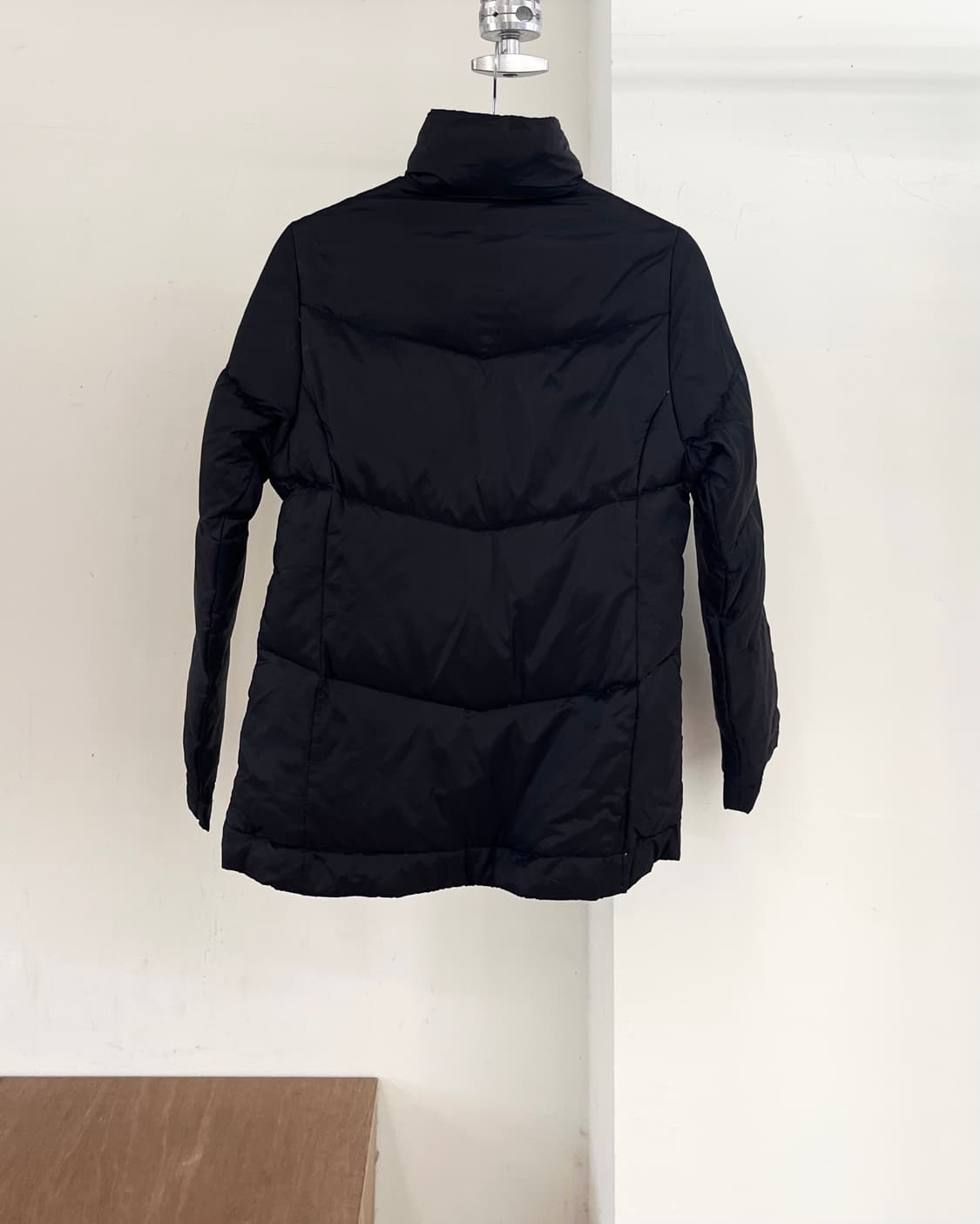 베르사체 블랙 스탠드업 칼라 퍼퍼 자켓 상품이미지6