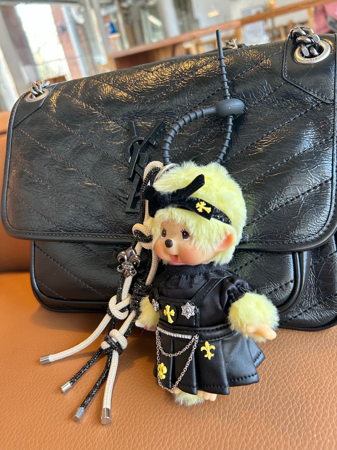 (70) 힙걸💛🌟🖤정품 몬치치 커스텀 블랙 레더 원피스키링 상품이미지10