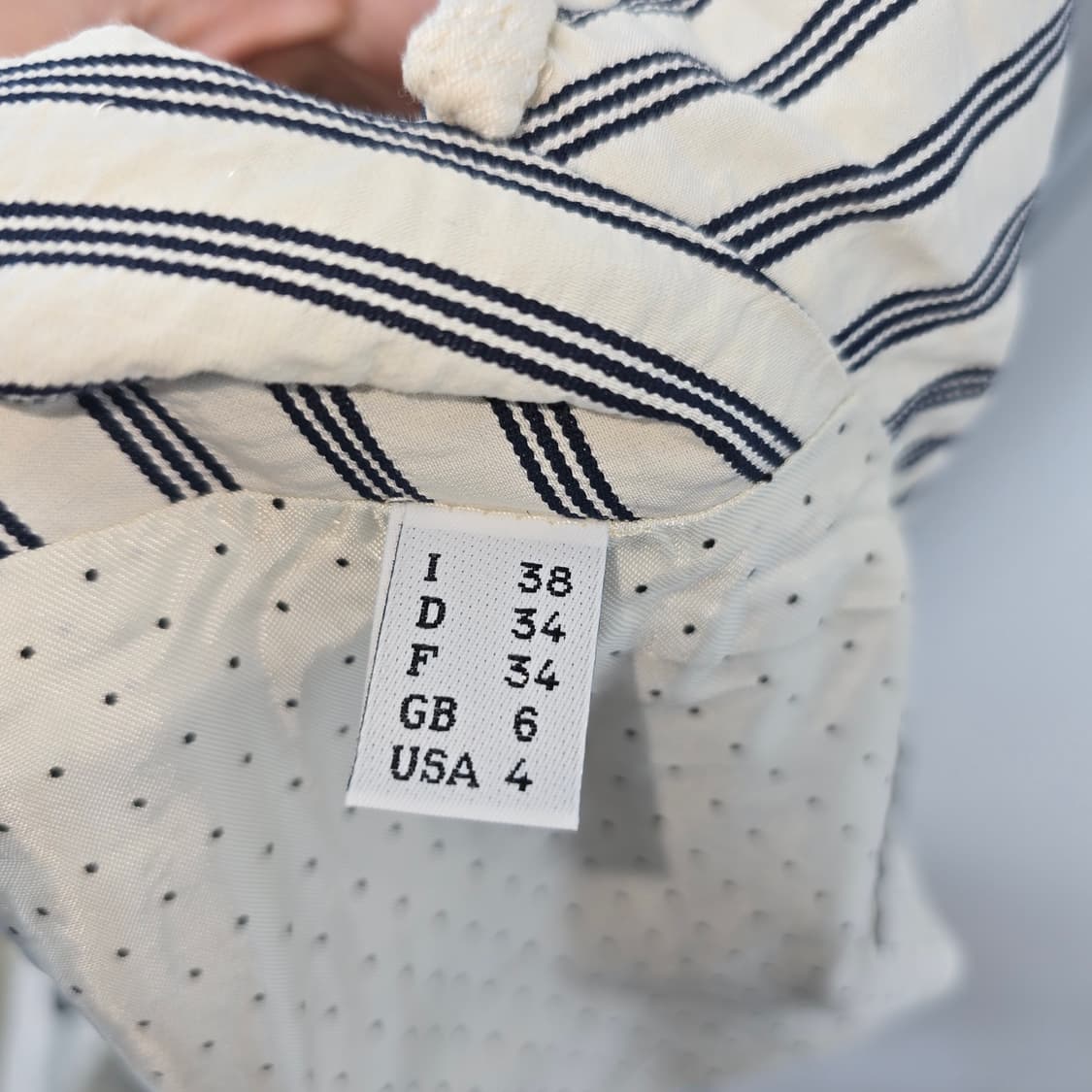 모스키노 스트라이프 크롭 자켓 페플럼 디테일 상품이미지9