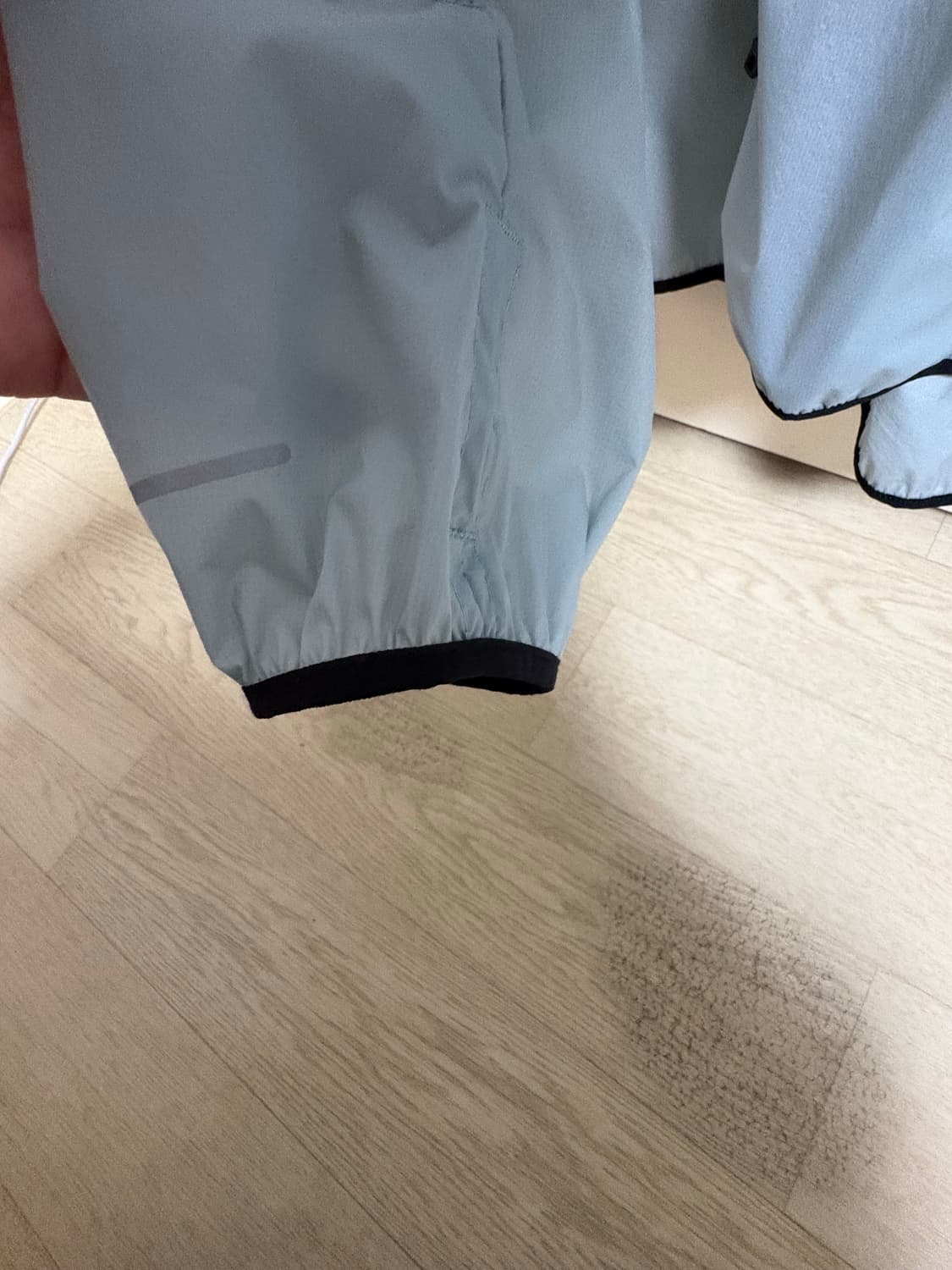 고요웨어 라이트 러닝 자켓  M사이즈 라이트 틸 팝니다 상품이미지3