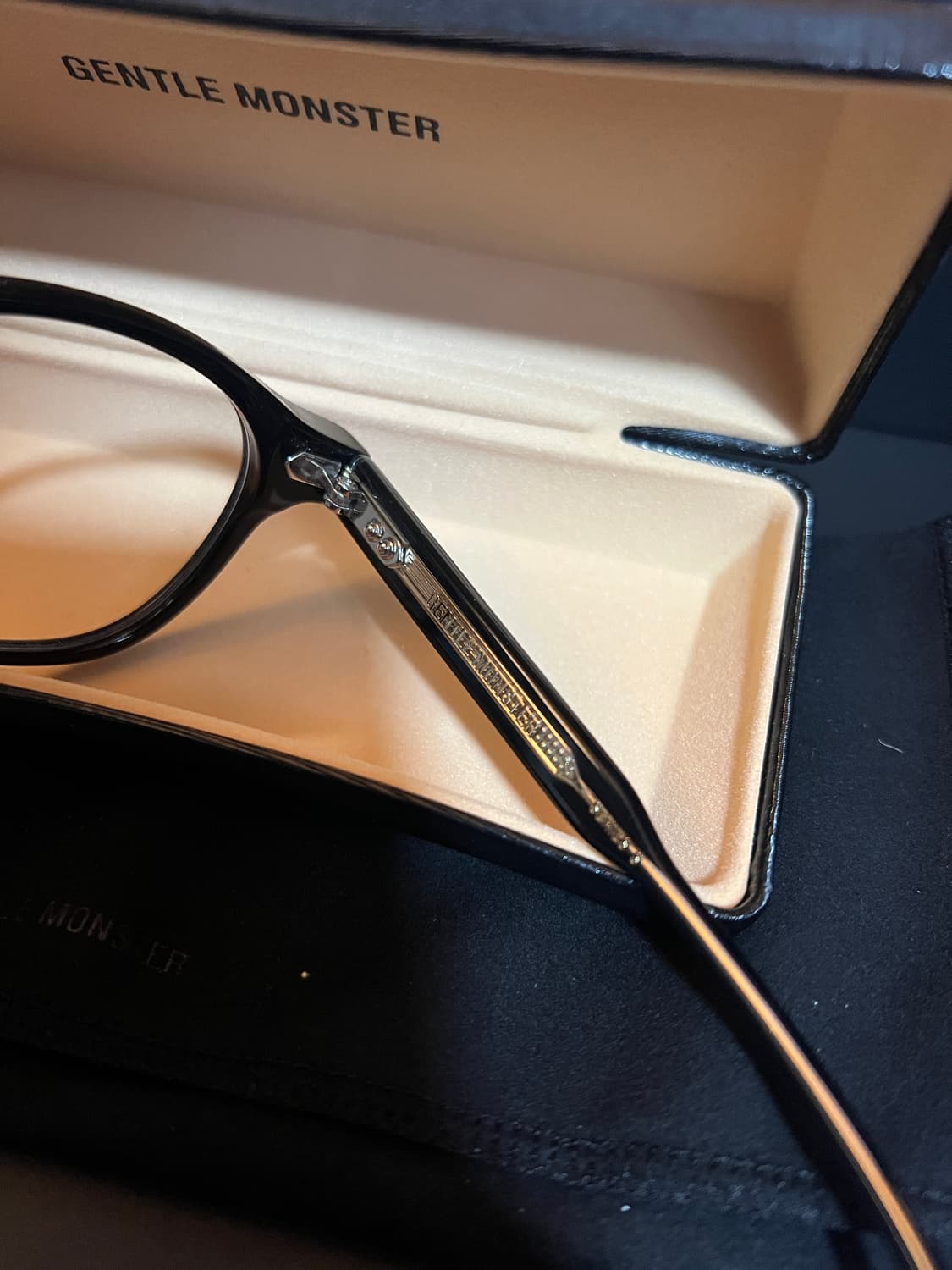 젠틀몬스터 에디eddy A-01 블랙 풀박스 상품이미지3