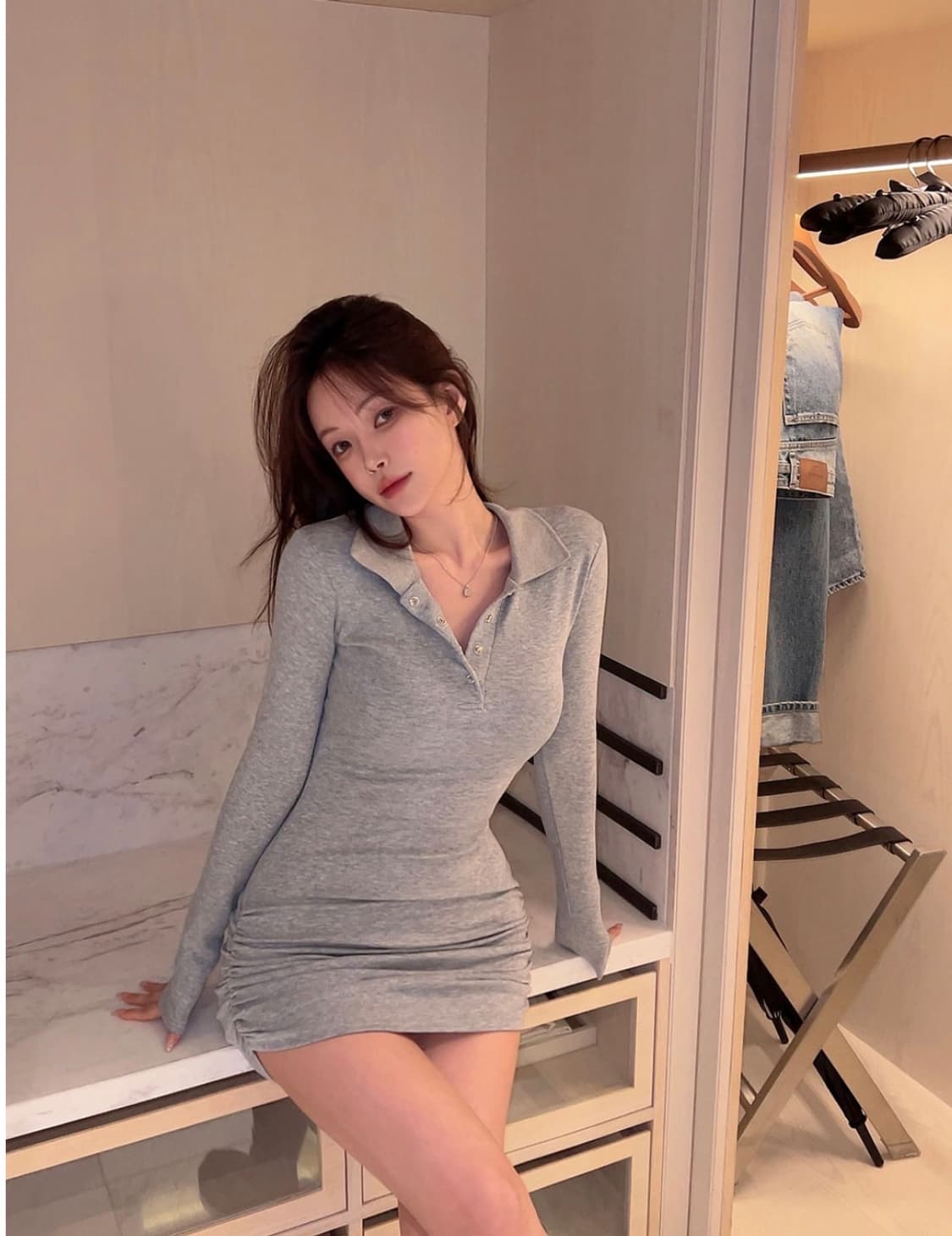 히프나틱 다즐 카라 셔링 원피스 상품이미지1