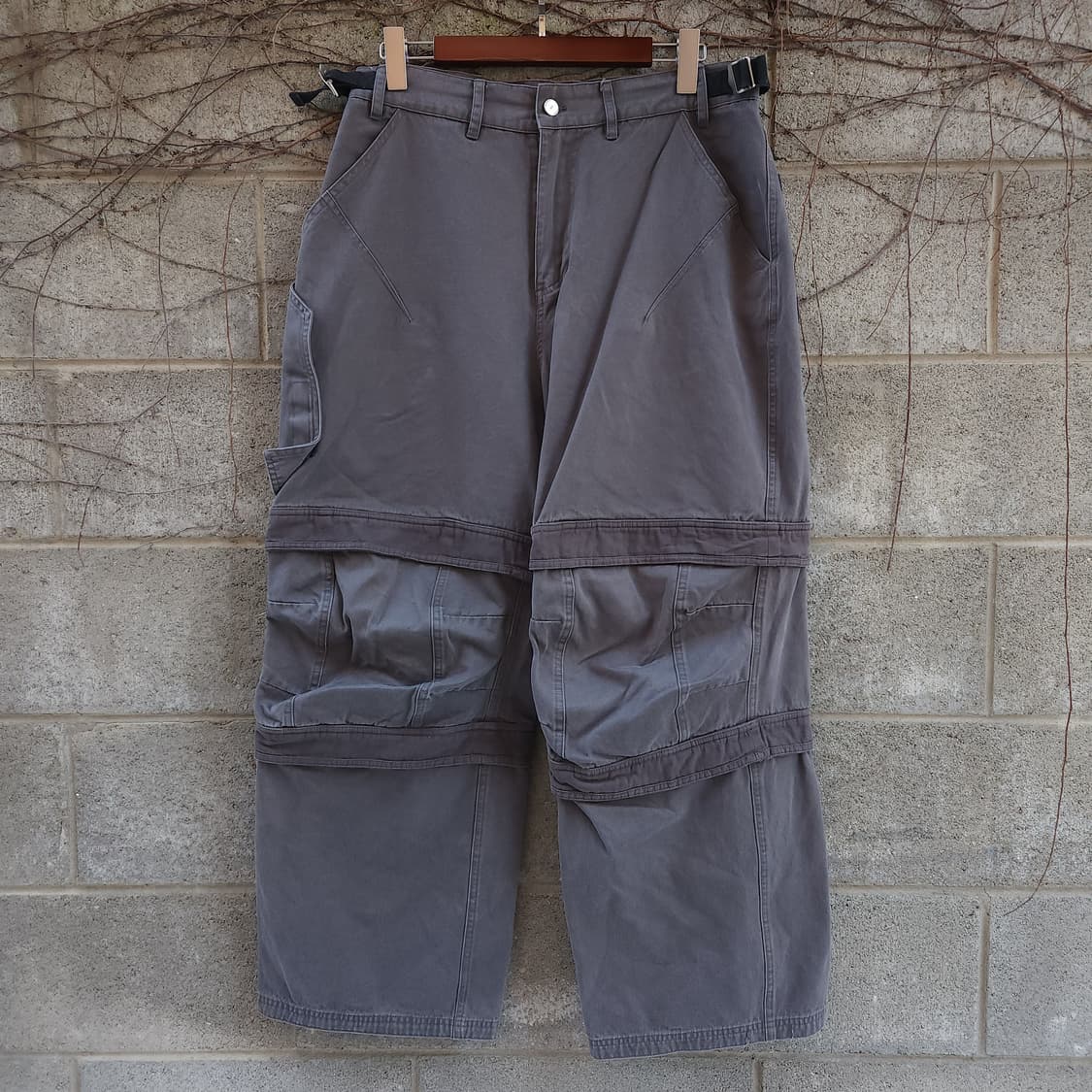 [2] 파프롬왓  파 레이어드 워크 팬츠_차콜 상품이미지1