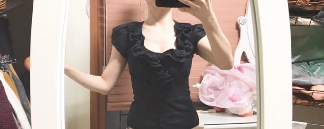  s사이즈ㅡ 장미프릴 장식 스판 블라우스/새거수준 상품이미지1
