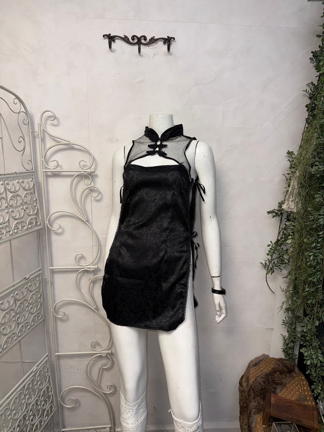 Black oriental floral open strap qipao 상품이미지2