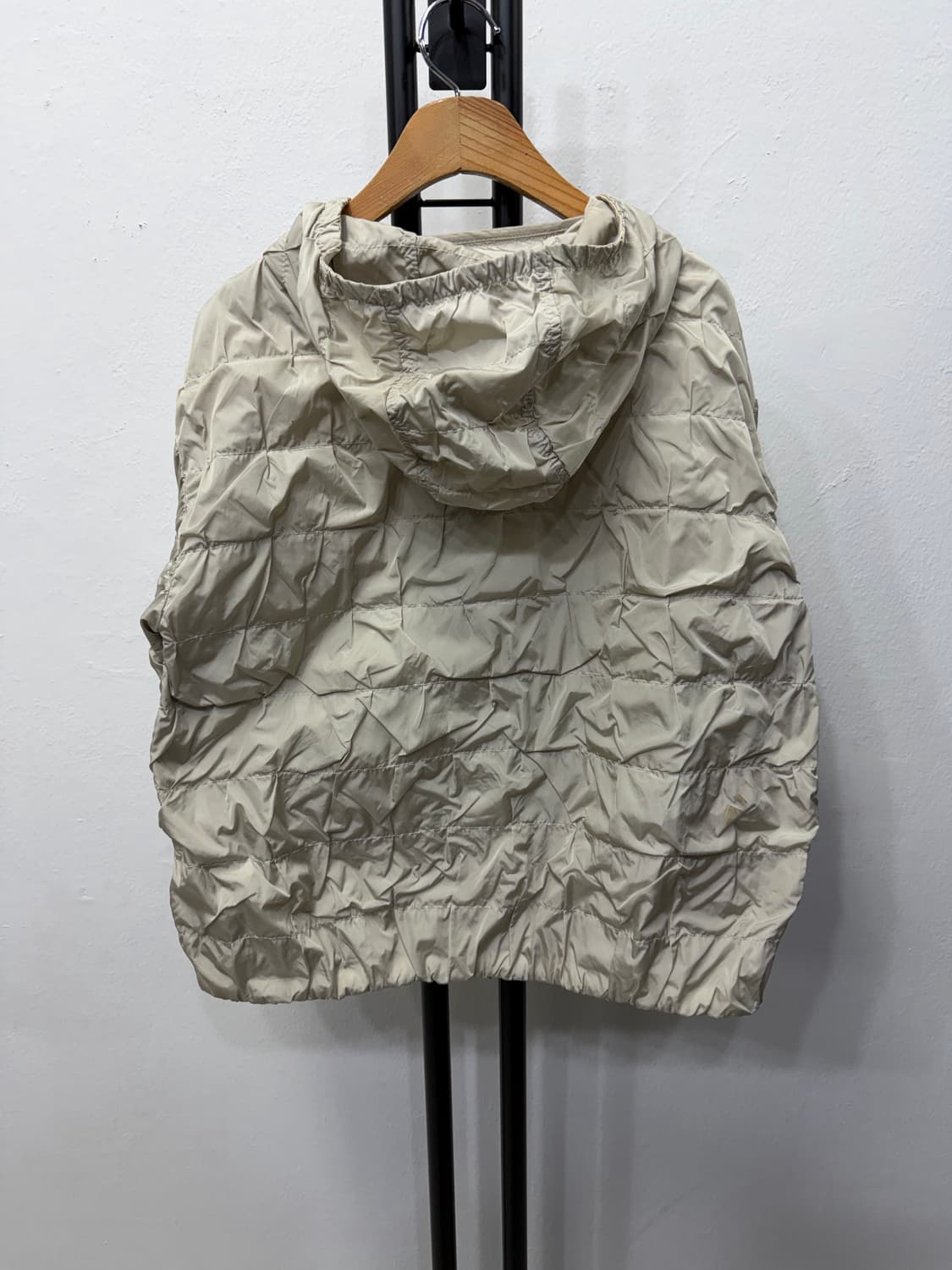 정품) 몽클레어 여성 칠부 오버핏 바람막이 0 상품이미지5