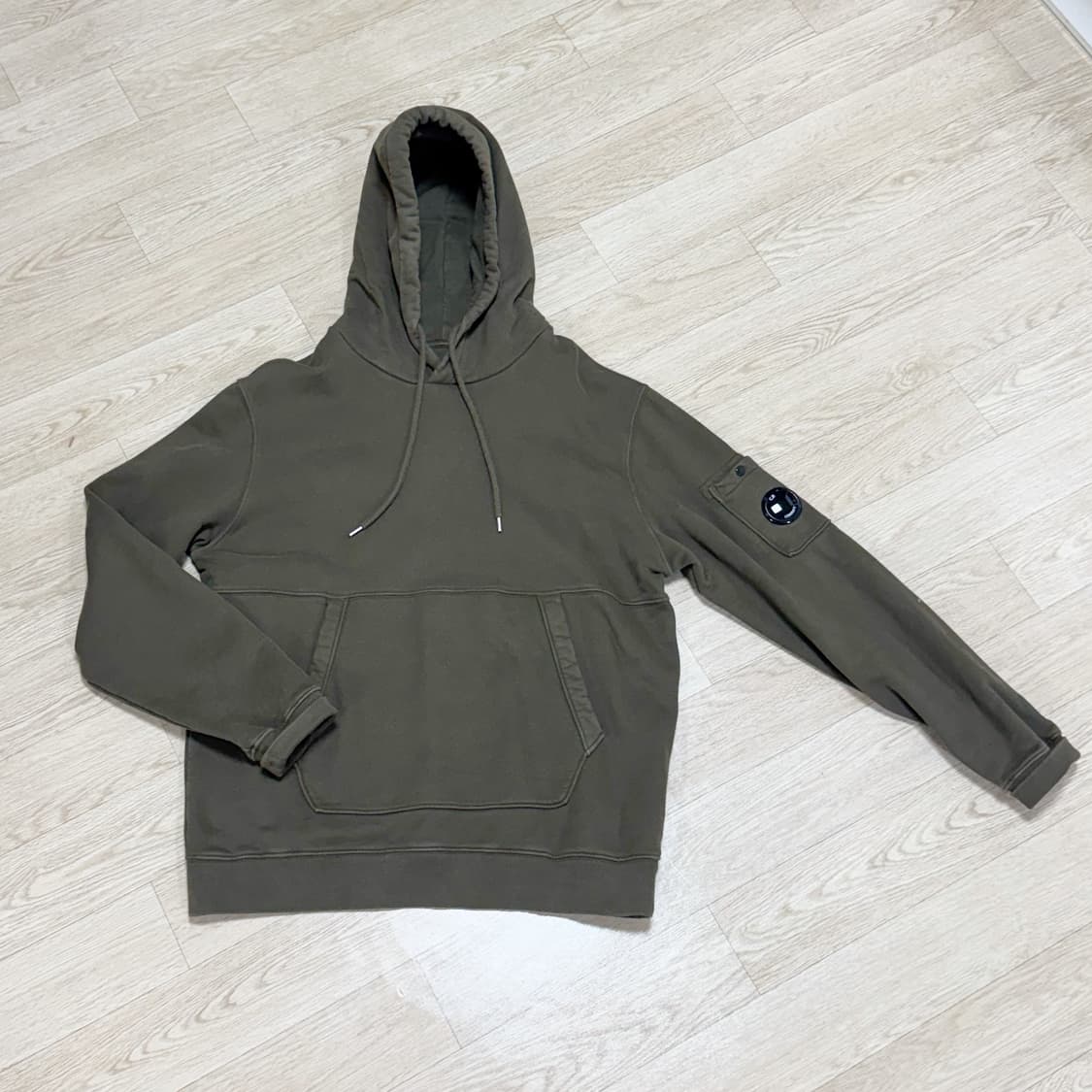 CP 컴퍼니 렌즈 융 카키 후드티 M 상품이미지1