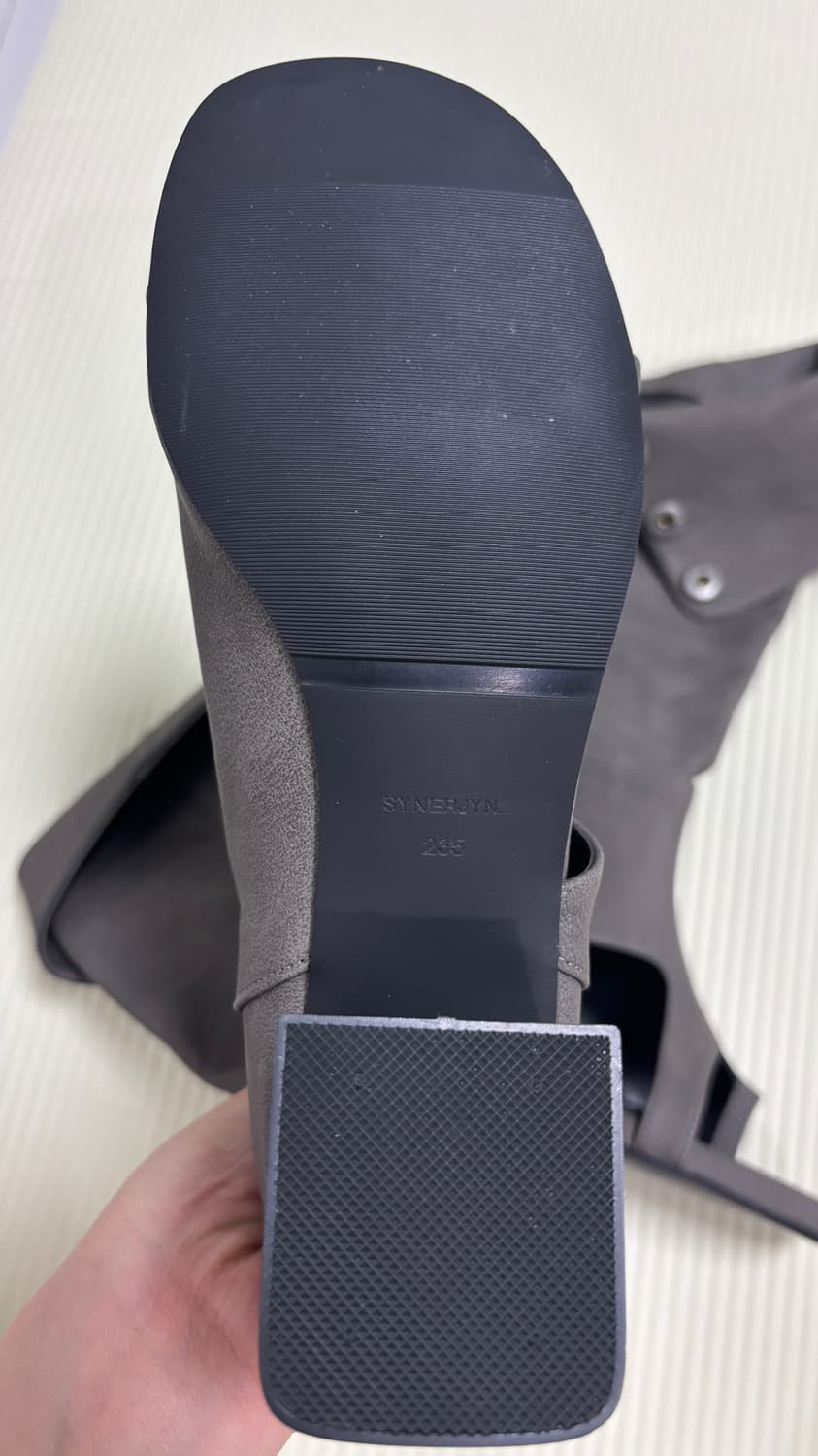 시너진 부츠 SQUARE OPEN FOLDED BOOTS CHARCOAL 상품이미지5
