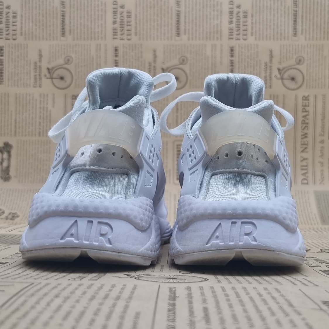 나이키 에어 허라취 여성운동화 실사이즈235 상품이미지4