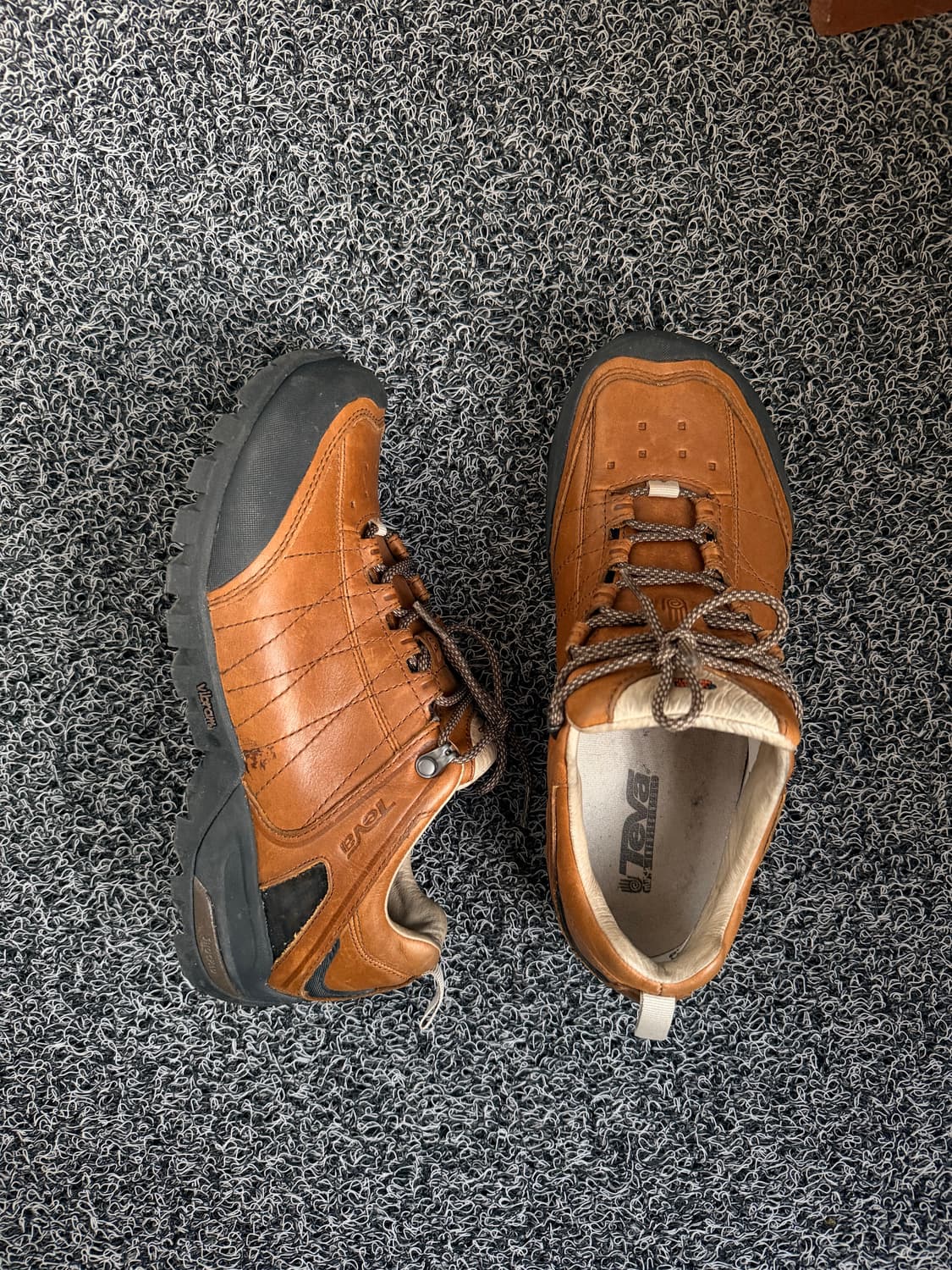 테바(Teva) 프리미엄 가죽 방수 등산화 상품이미지4