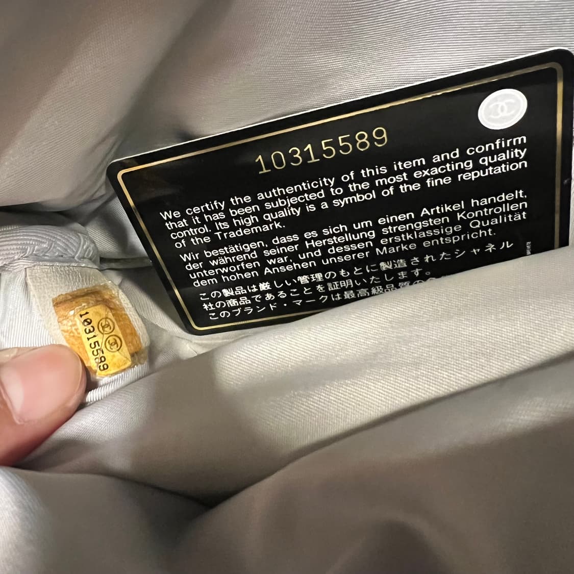 [정품] 샤넬 스포츠라인 퀼티드 패딩 백팩 블랙 상품이미지10