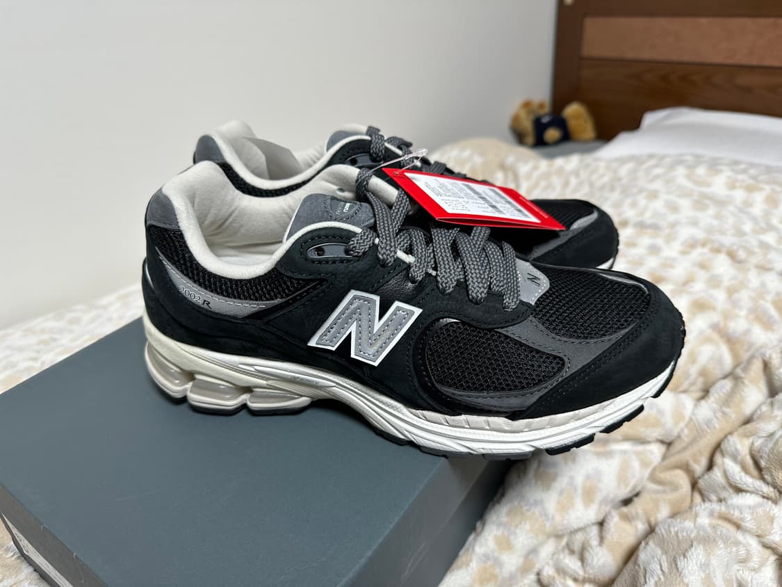 뉴발란스 2002RNC 프리미엄 빈티지블랙 265 새상품 상품이미지4