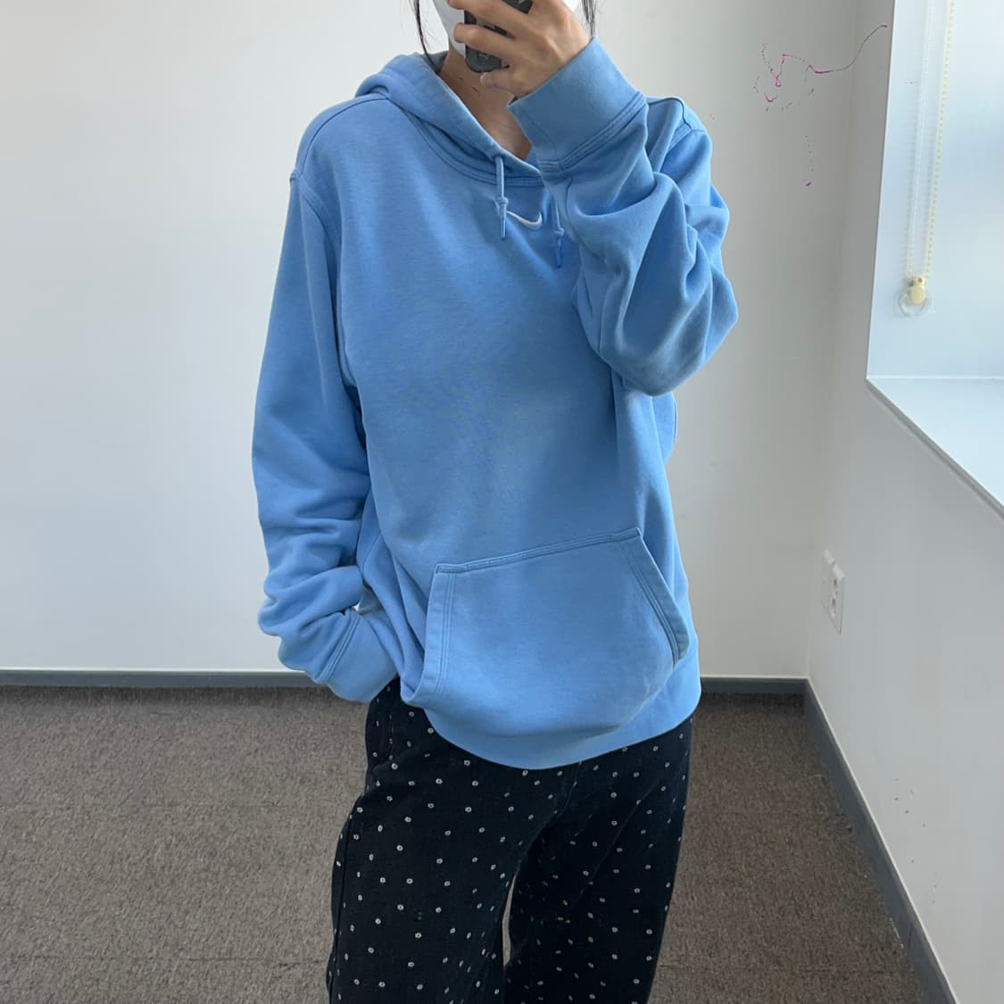 Nike 나이키 화이트 스우시 라이트 블루 후드티 상품이미지2