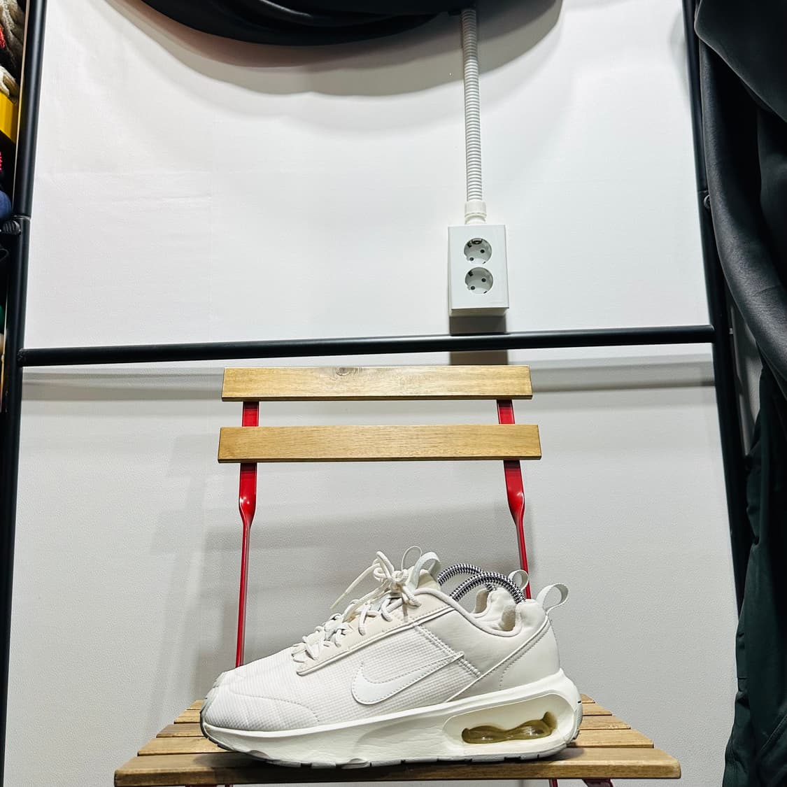 250) 나이키 운동화 남녀공용 신발 에어맥스 인터락 상품이미지3