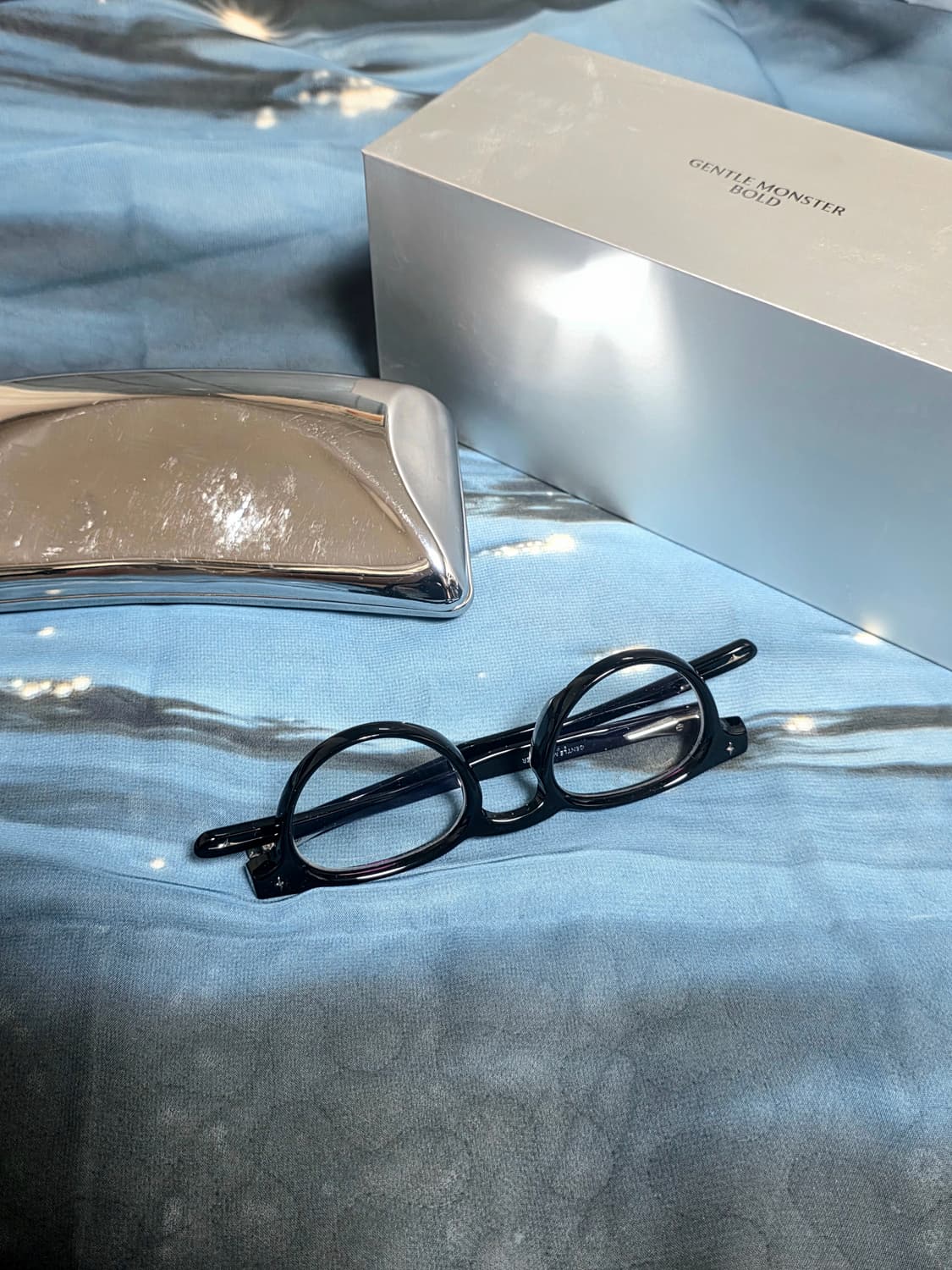 젠틀몬스터 론 01 판매합니다 상품이미지3