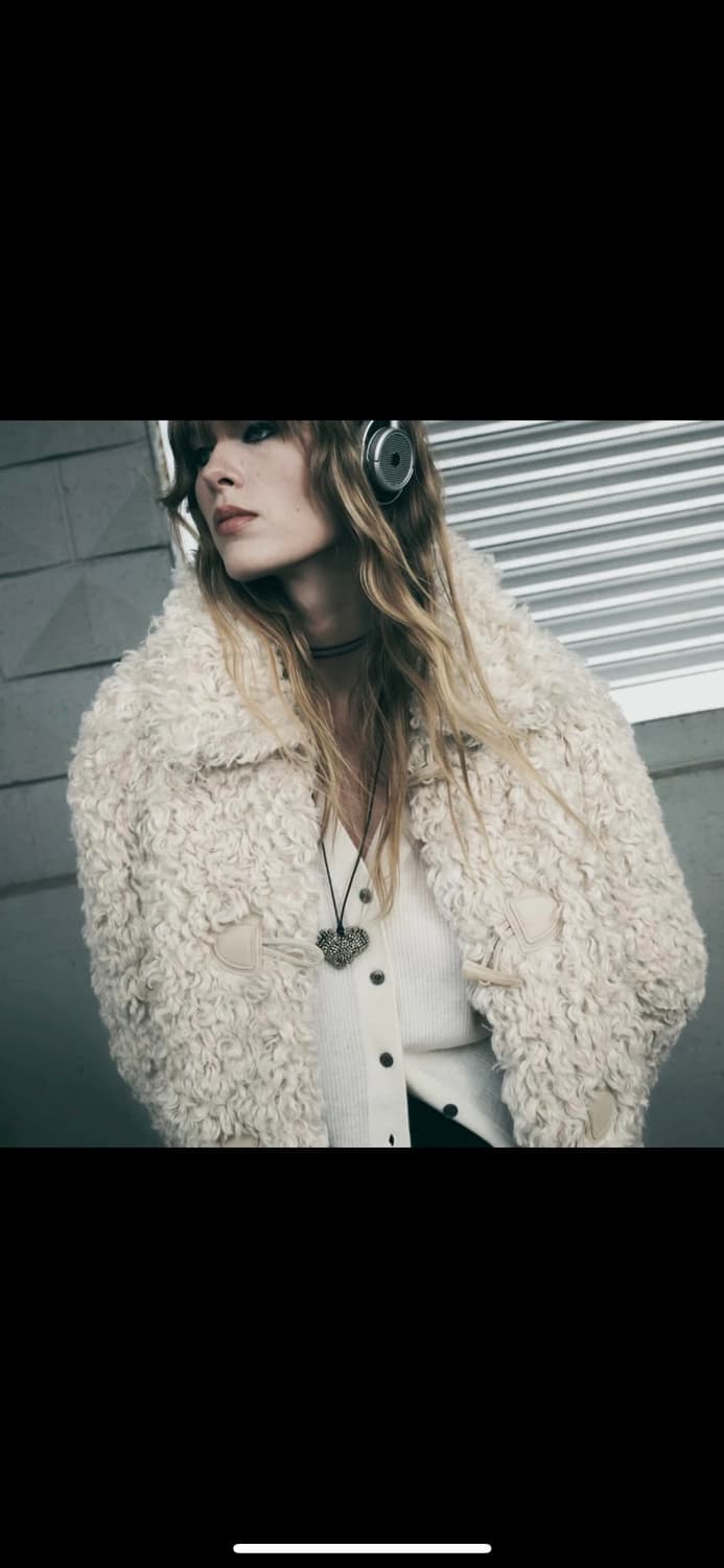 새상품) ZARA 자라 페이크 퍼 뽀글이 토글 시어링 크롭 점퍼 m 상품이미지3