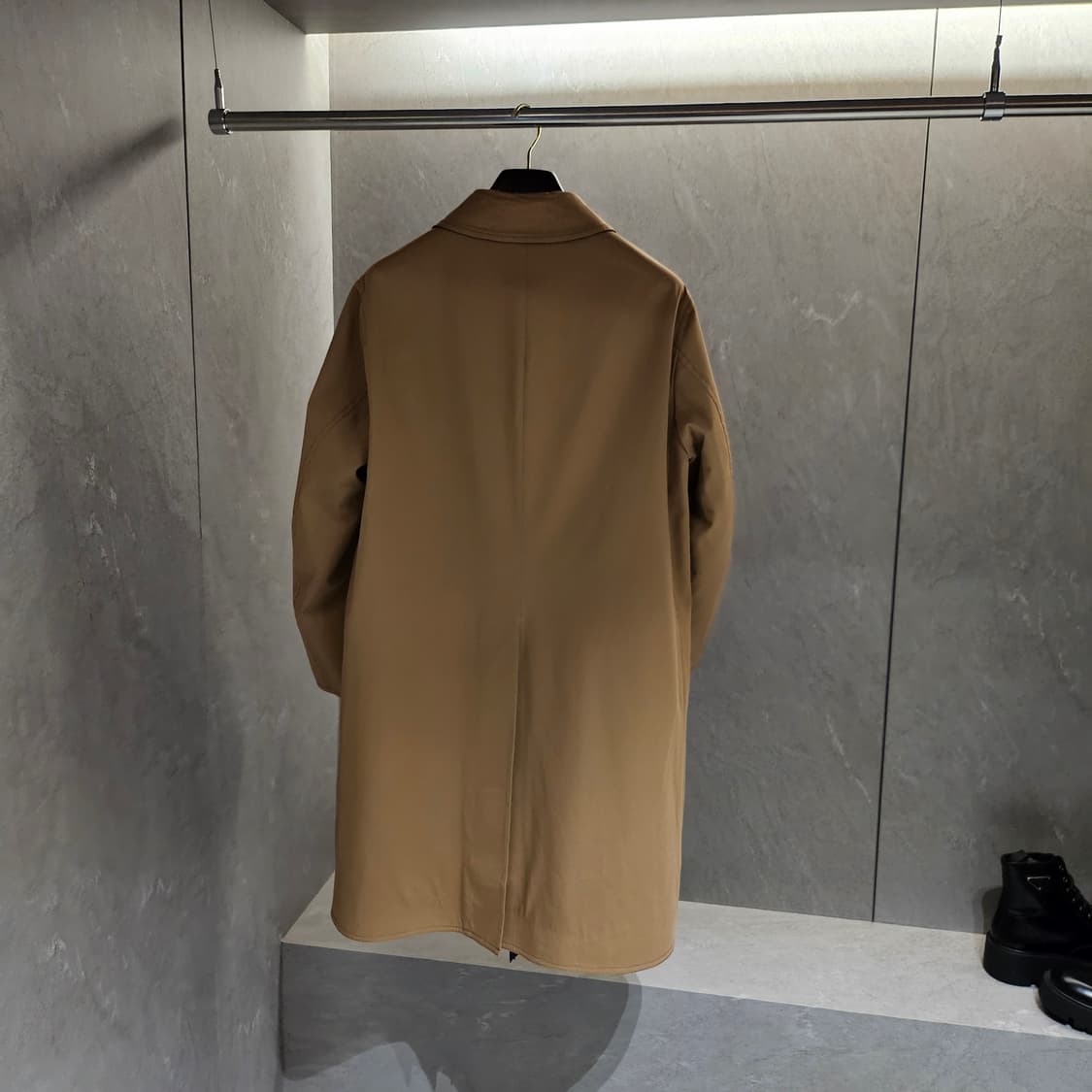 톰포드 리버시블 램스킨 카멜 쇼라인 싱글 코트 상품이미지4