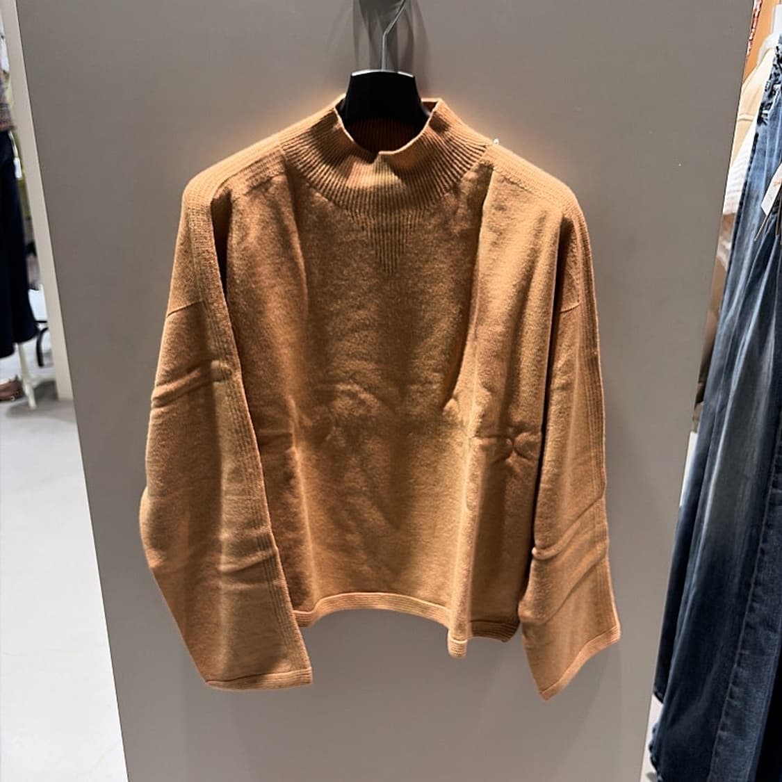 (정품/새상품) 폼 더 스토어 여성 카멜 울 크롭 니트 상품이미지1