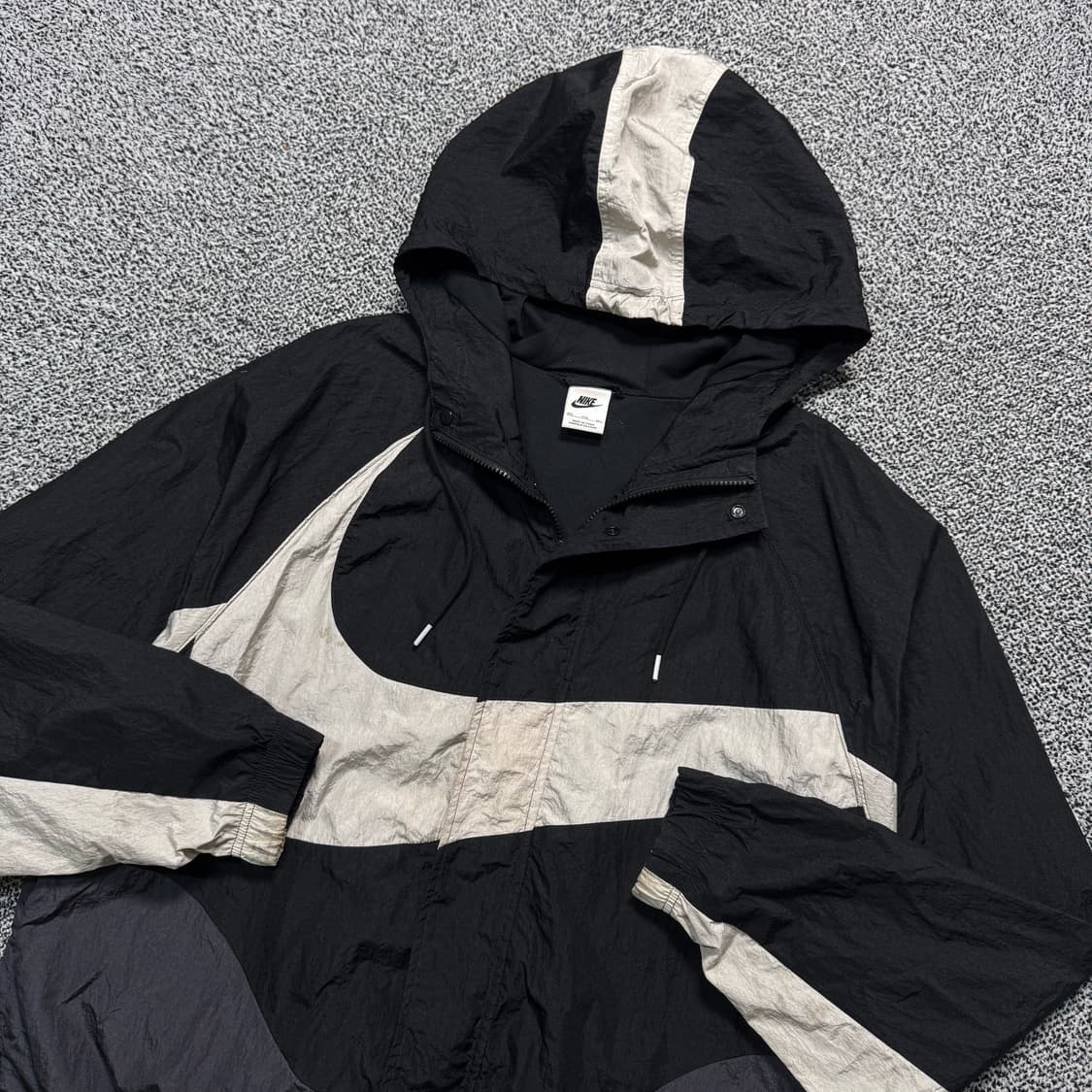 Name : 나이키 빅로고 블랙컬러 오버핏 바람막이 :)  상품이미지3