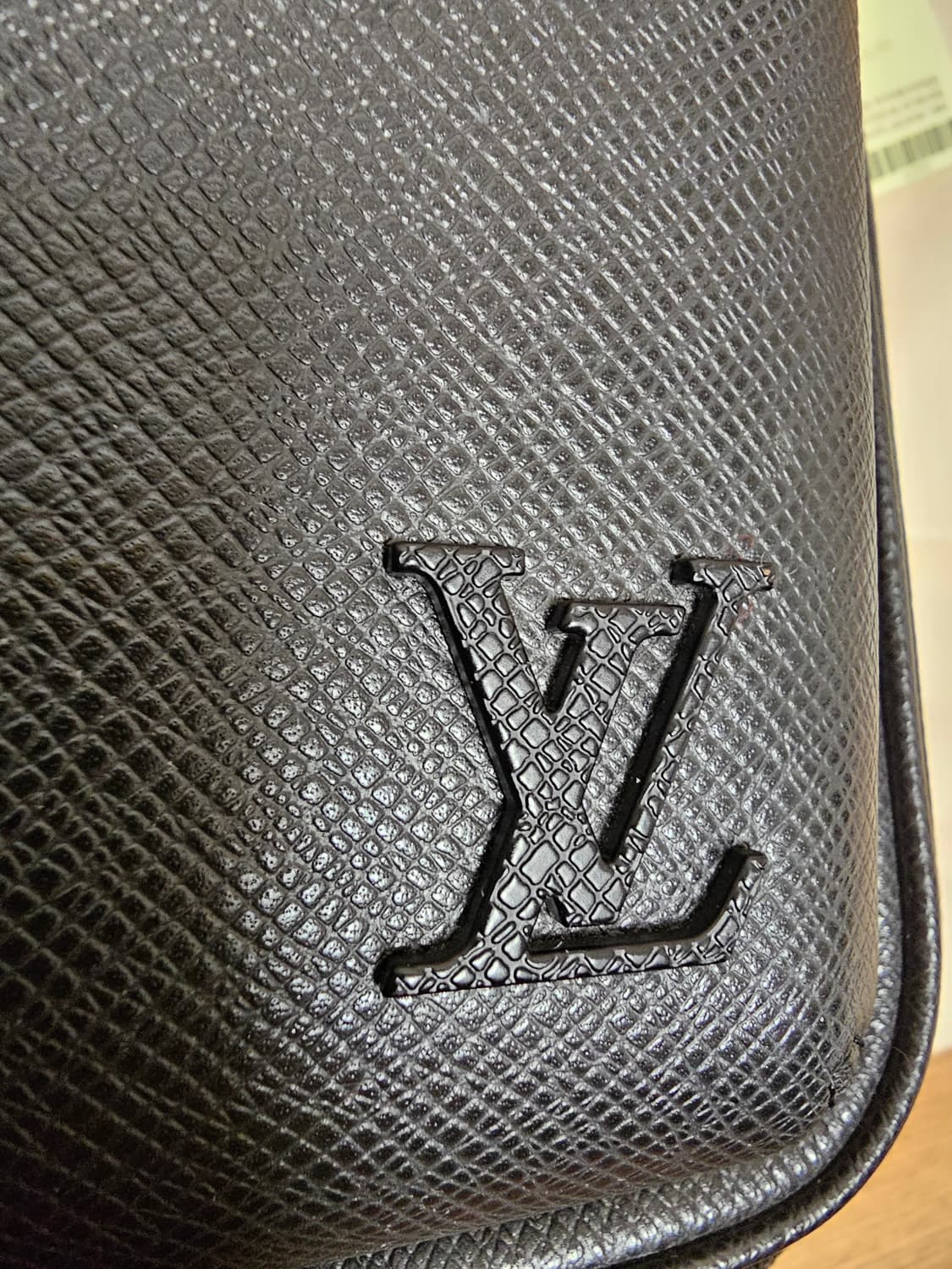 루이비통 올레더 에비뉴 슬링백 타이가 신형 상품이미지6