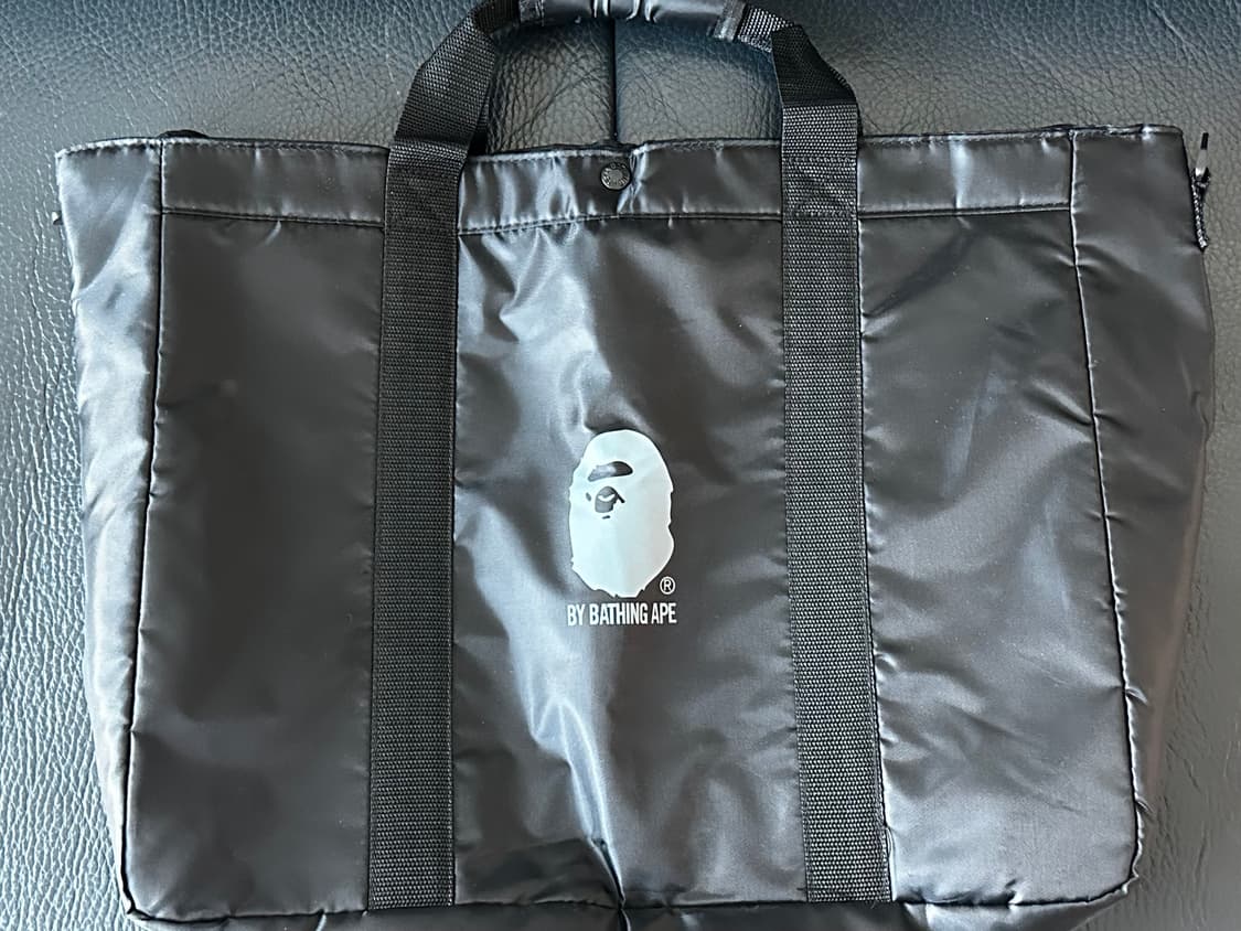 베이프 나일론 패딩 쇼퍼백 상품이미지1