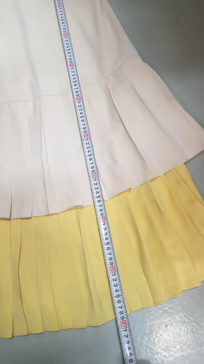 럭키슈에뜨 원피스 옐로우 플리츠 상품이미지4